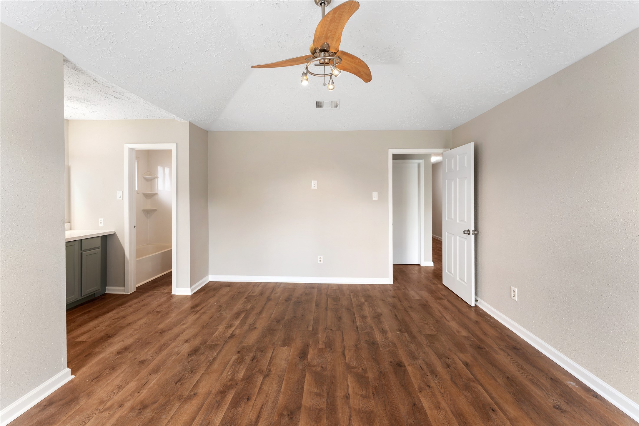 2327 Rittenmore Drive Property Photo 11