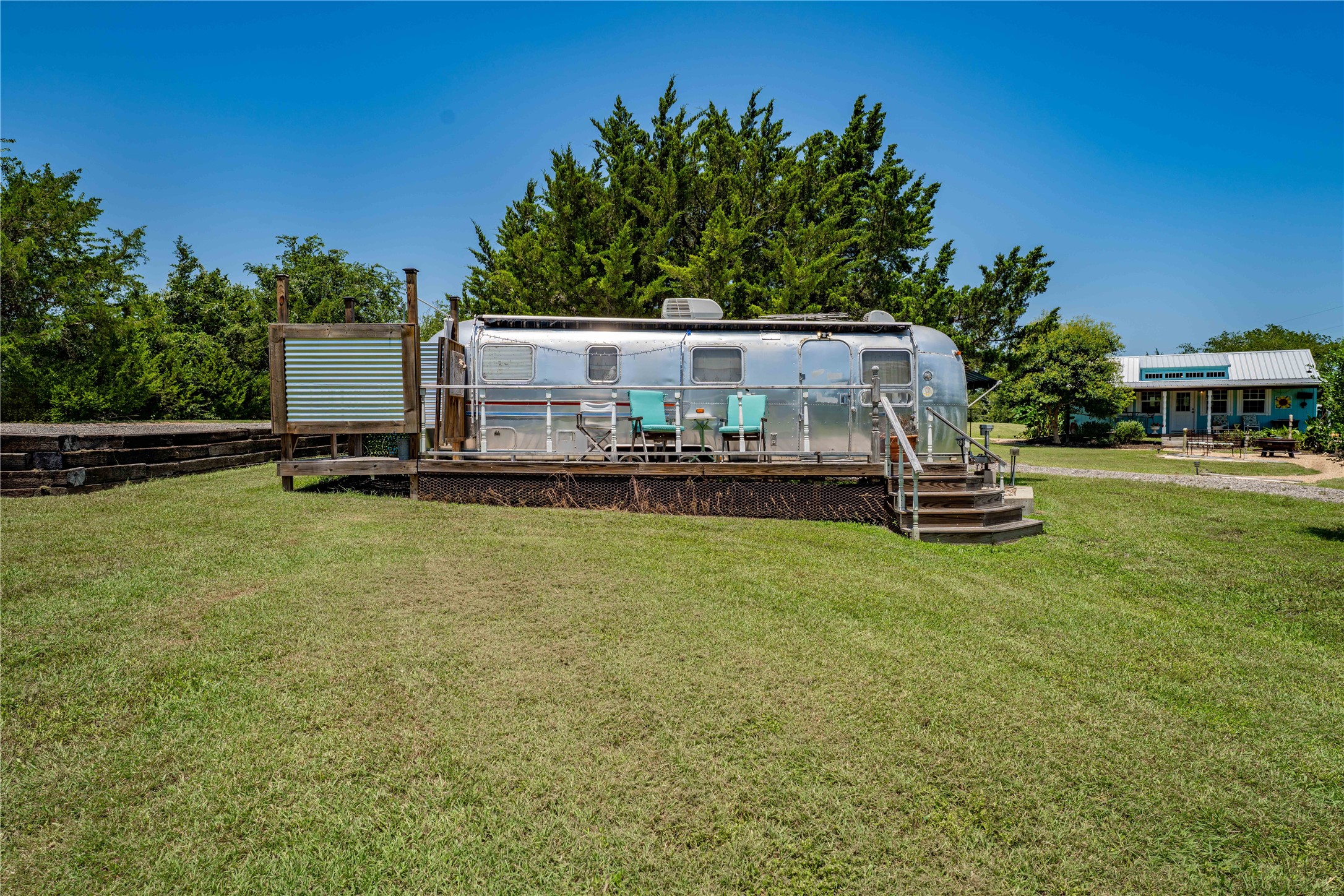 5601 Wickel Road Property Photo 9