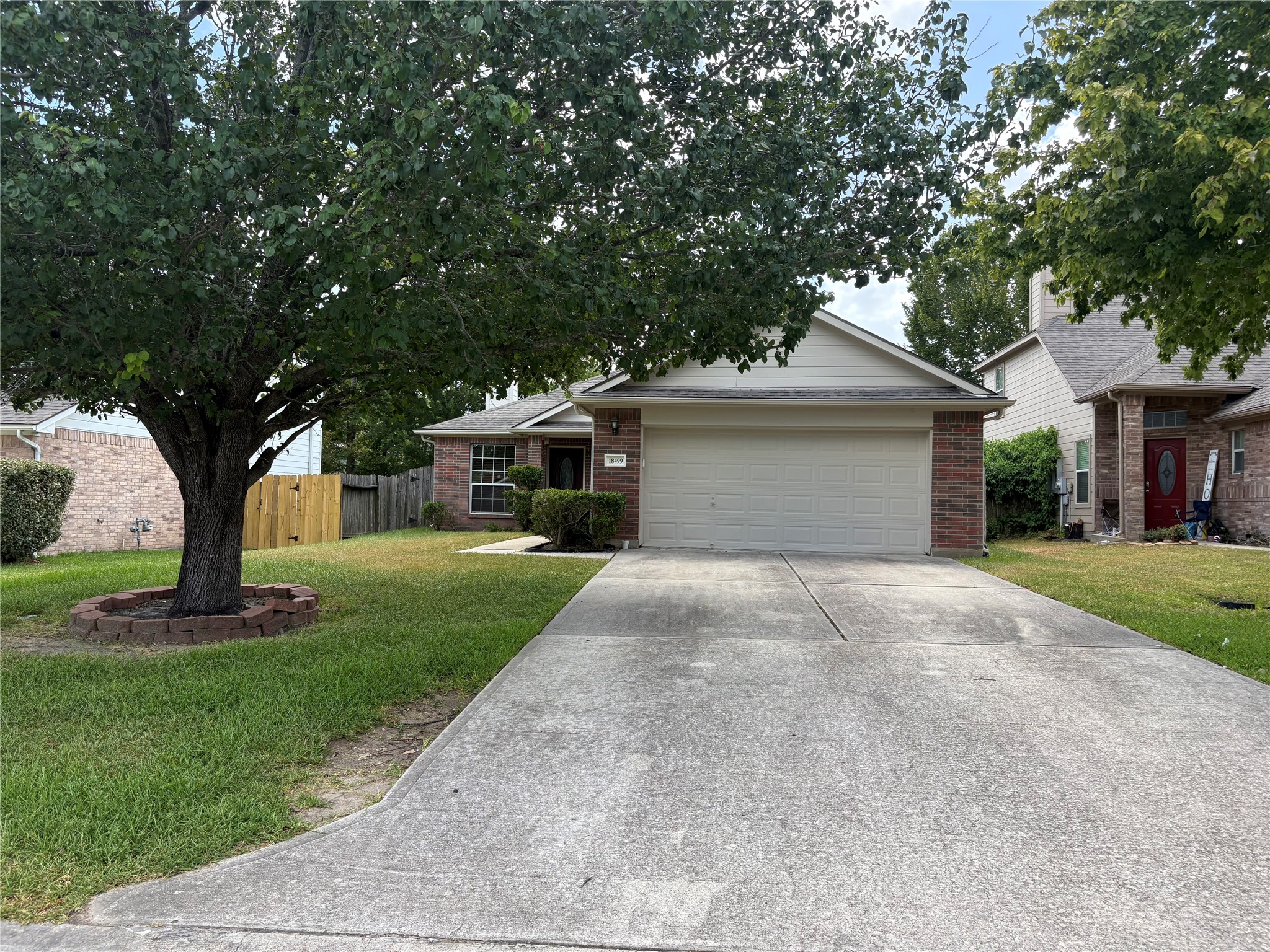 18499 Sunrise Pnes Property Photo 1