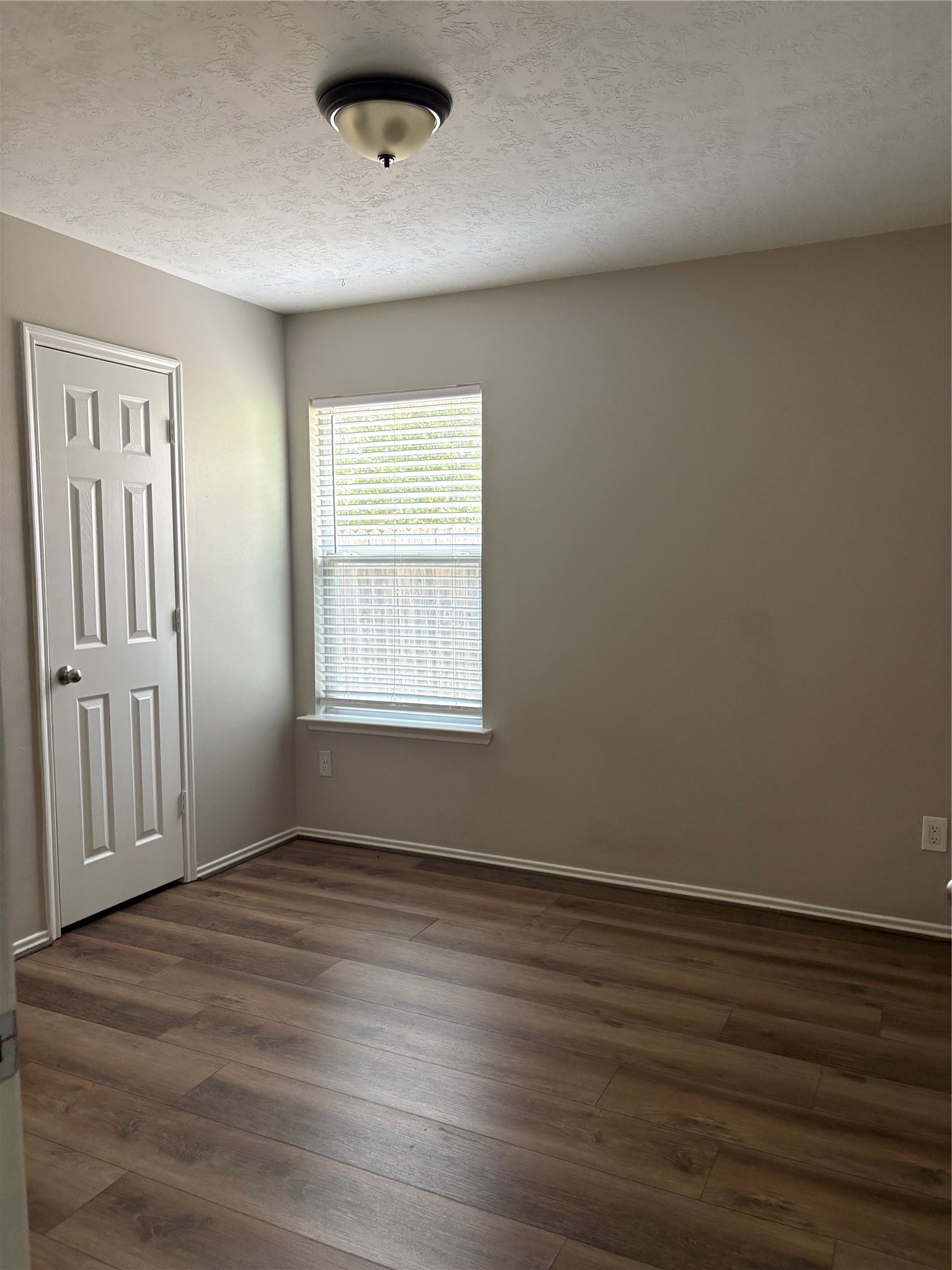 18499 Sunrise Pnes Property Photo 9