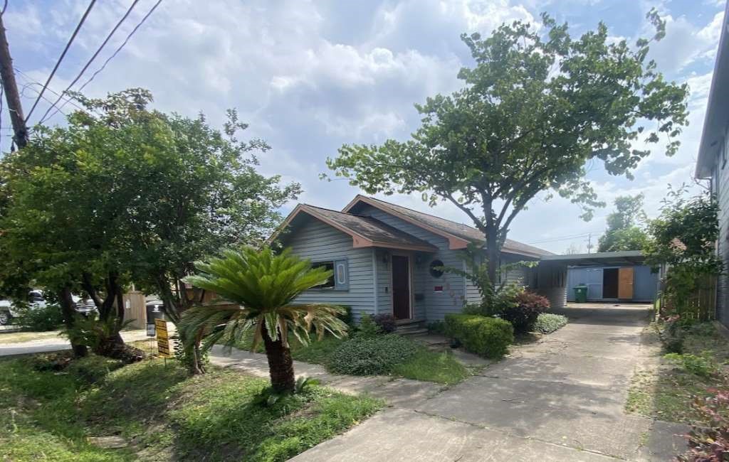 2306 Davis Street Property Photo 2