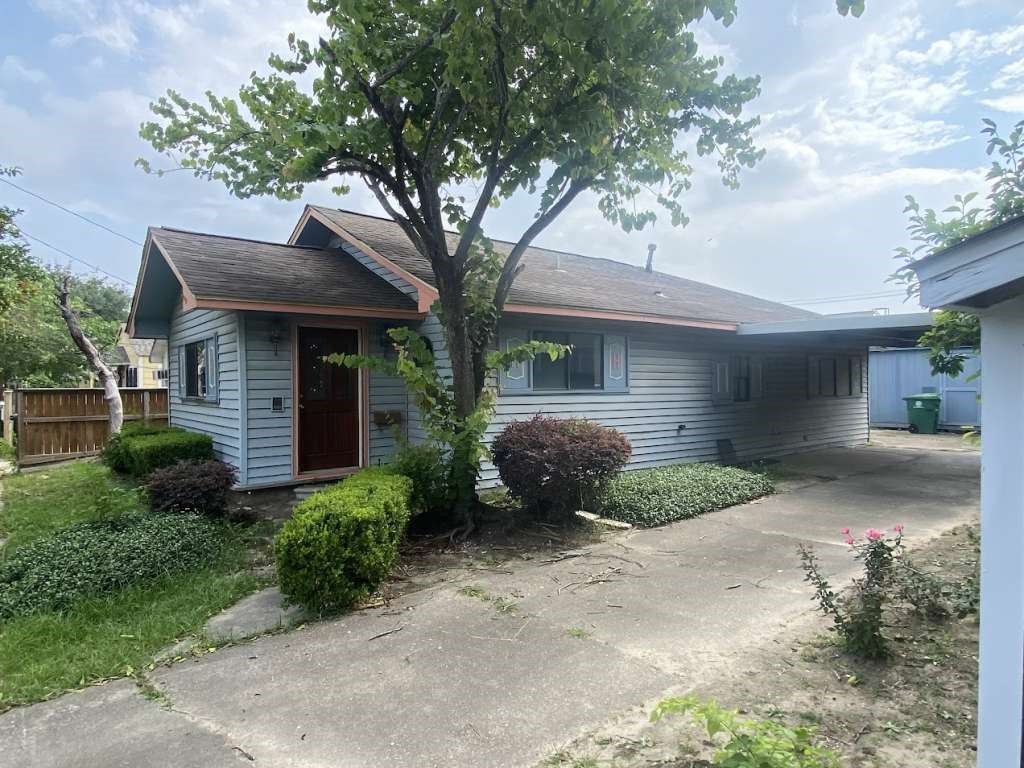 2306 Davis Street Property Photo 3