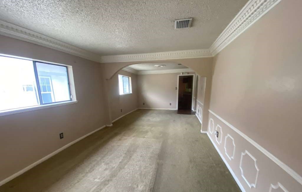 2306 Davis Street Property Photo 4