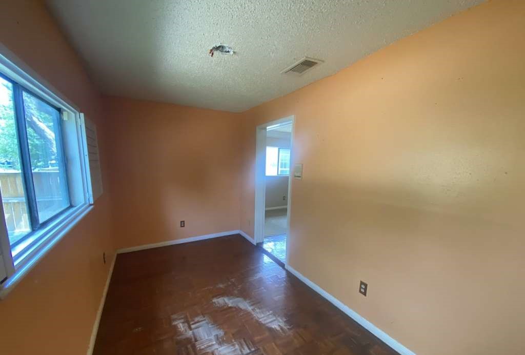 2306 Davis Street Property Photo 5