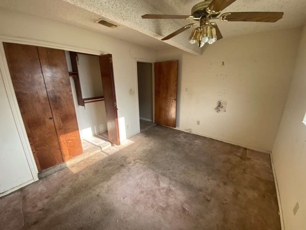 2306 Davis Street Property Photo 6