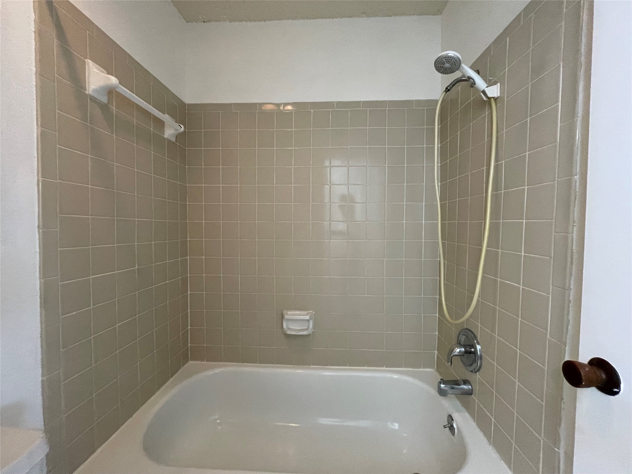 3909 Tanglewilde Street 3909 Property Photo 8