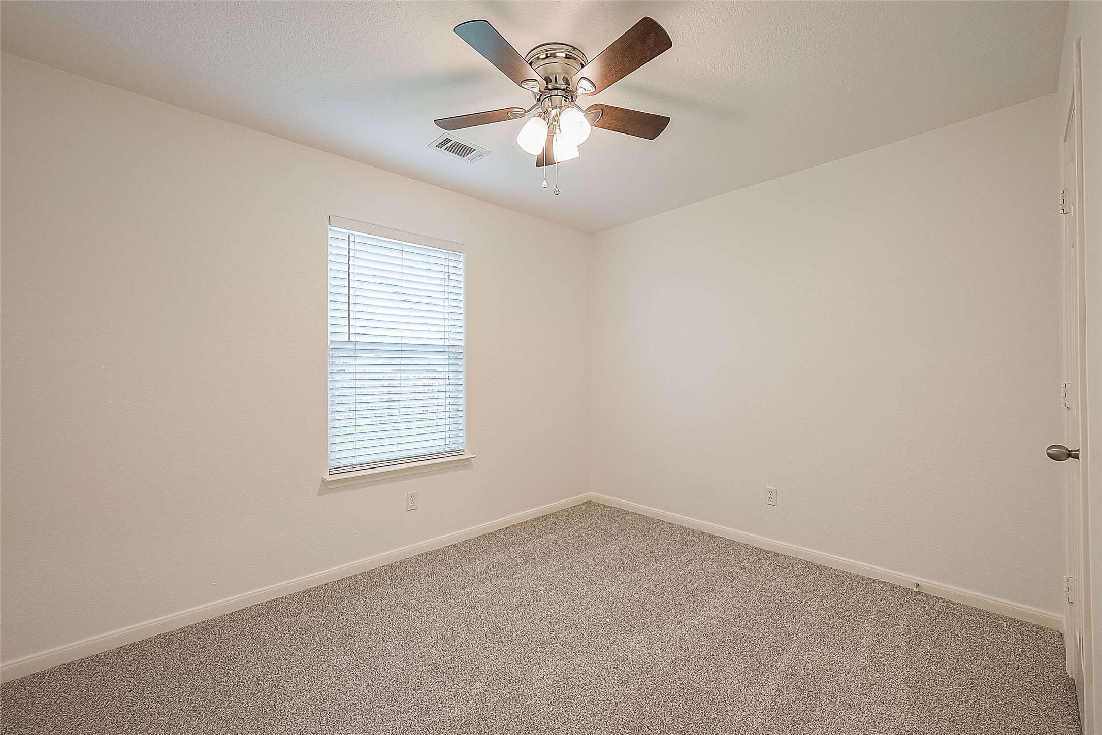29019 Red River Loop Property Photo 9