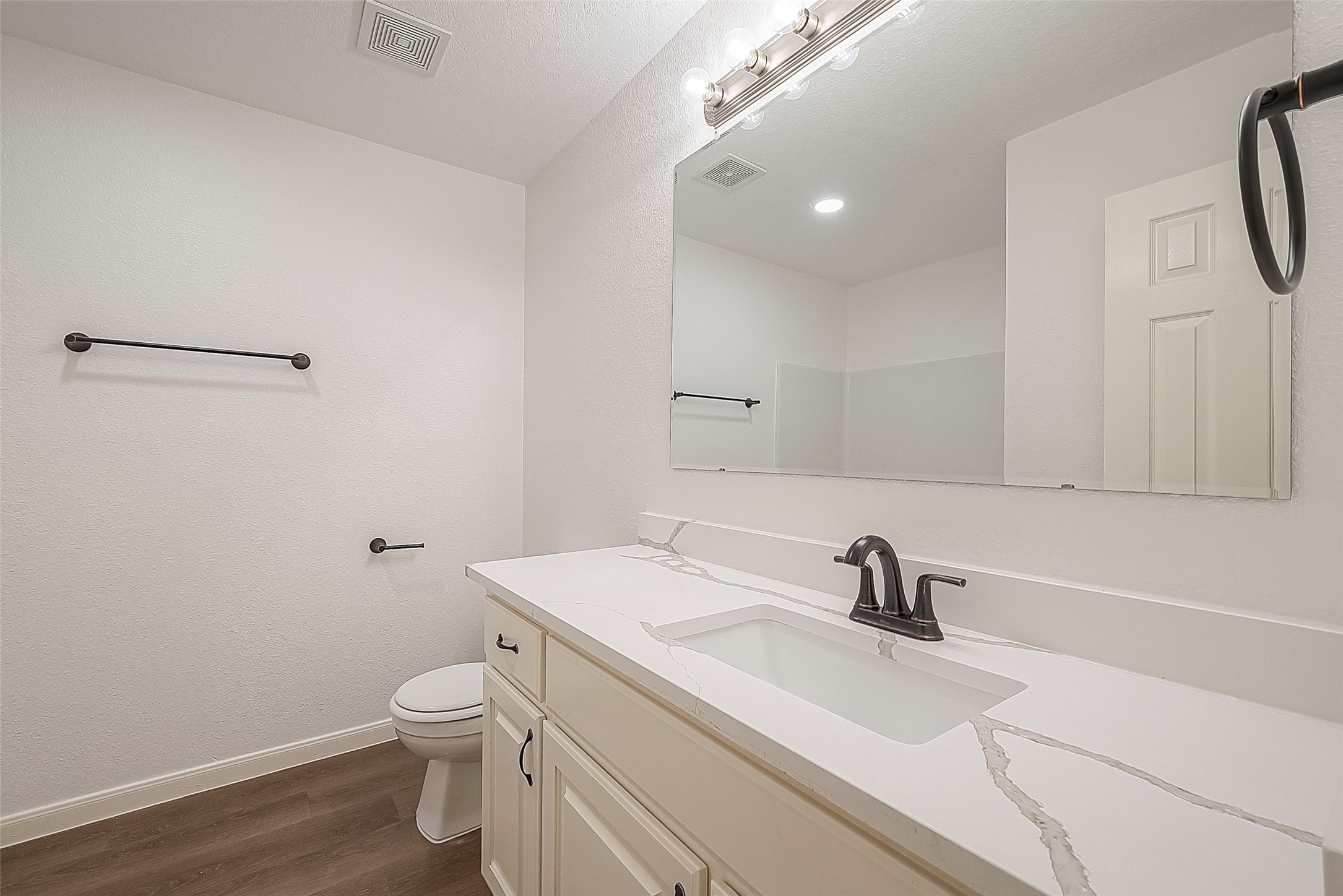 29019 Red River Loop Property Photo 12