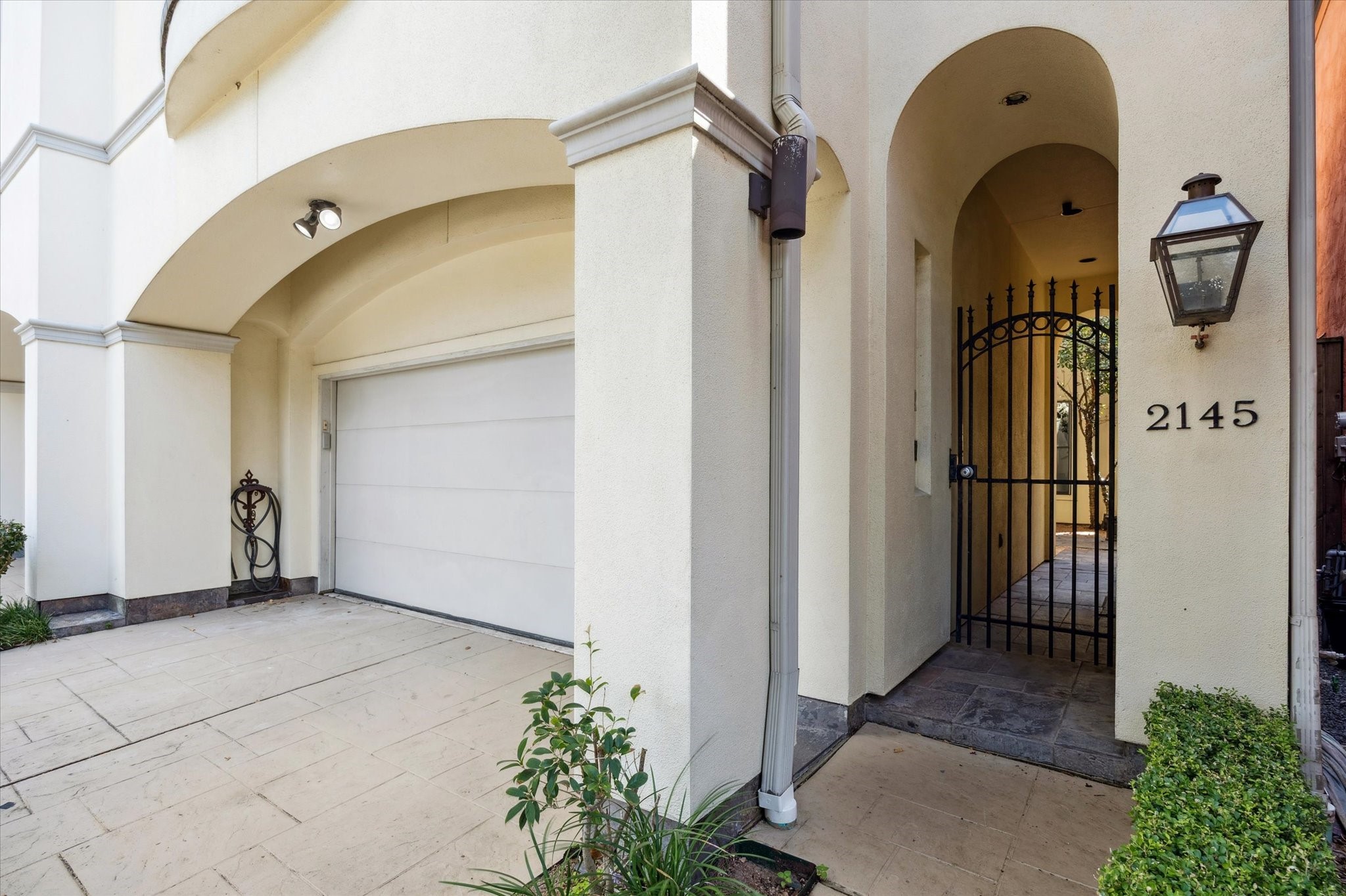 2145 Fairview Avenue Property Photo 4