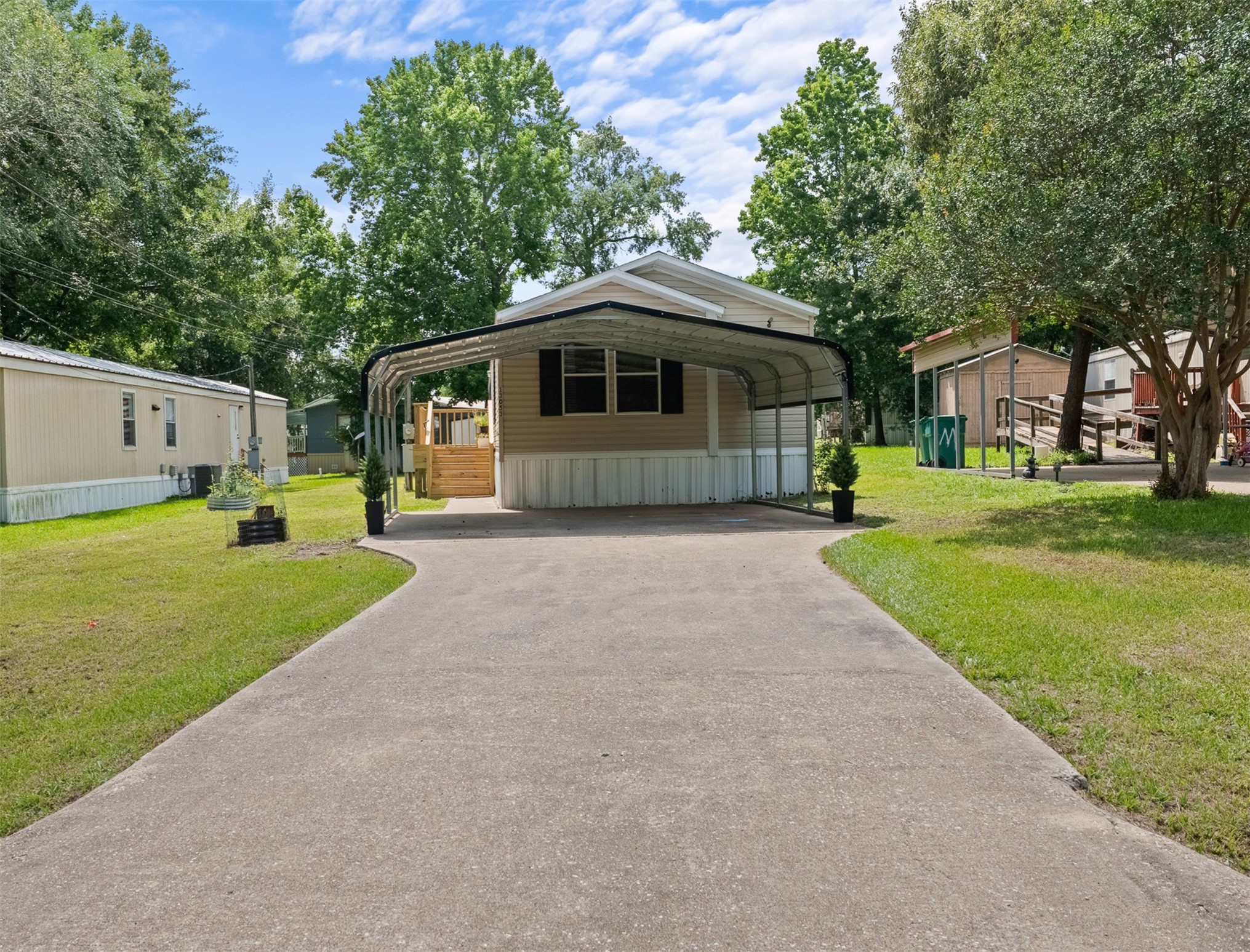 13053 Oak Manor Court Property Photo 4