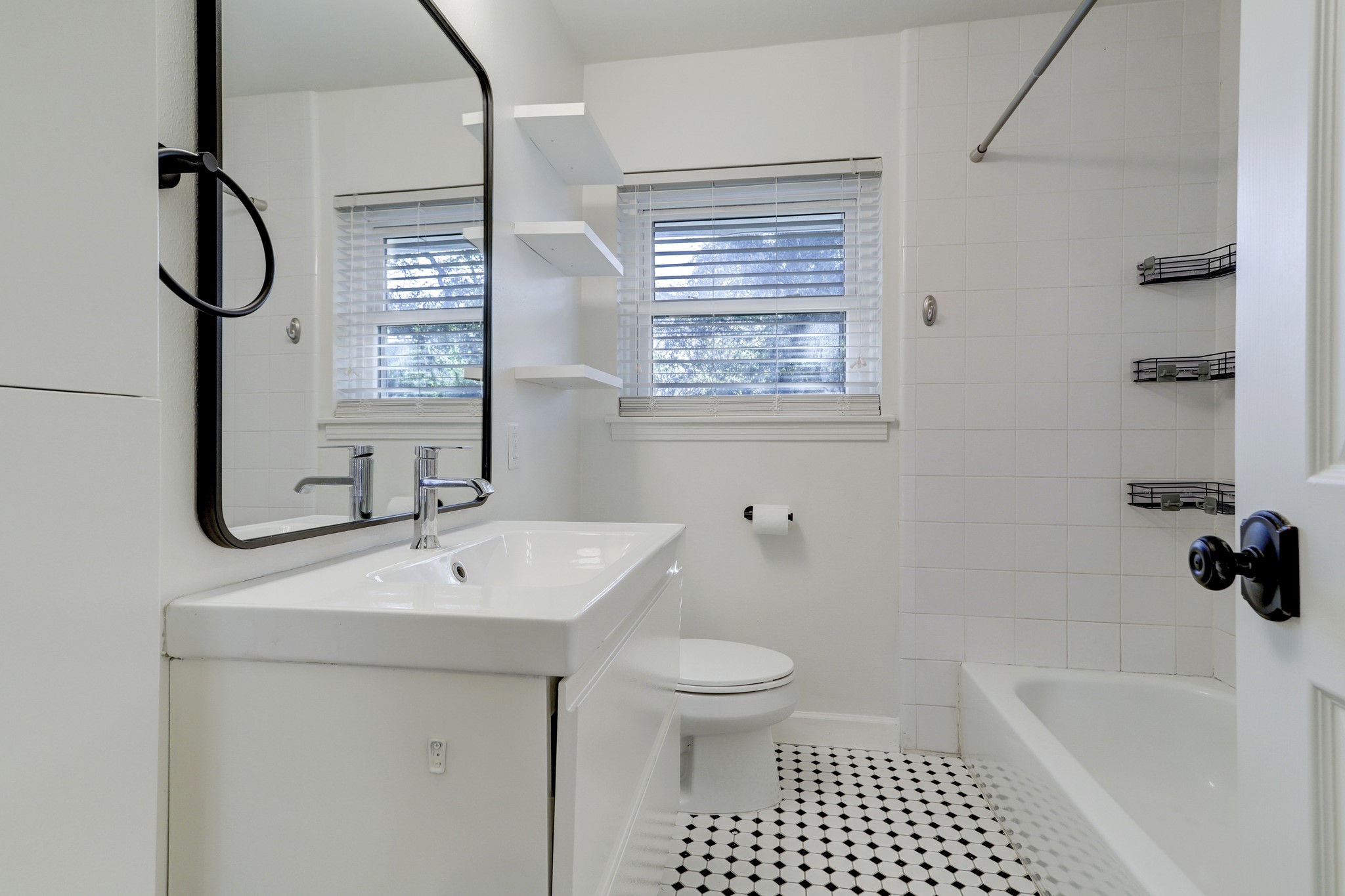 1111 Stonecrest Drive Property Photo 11