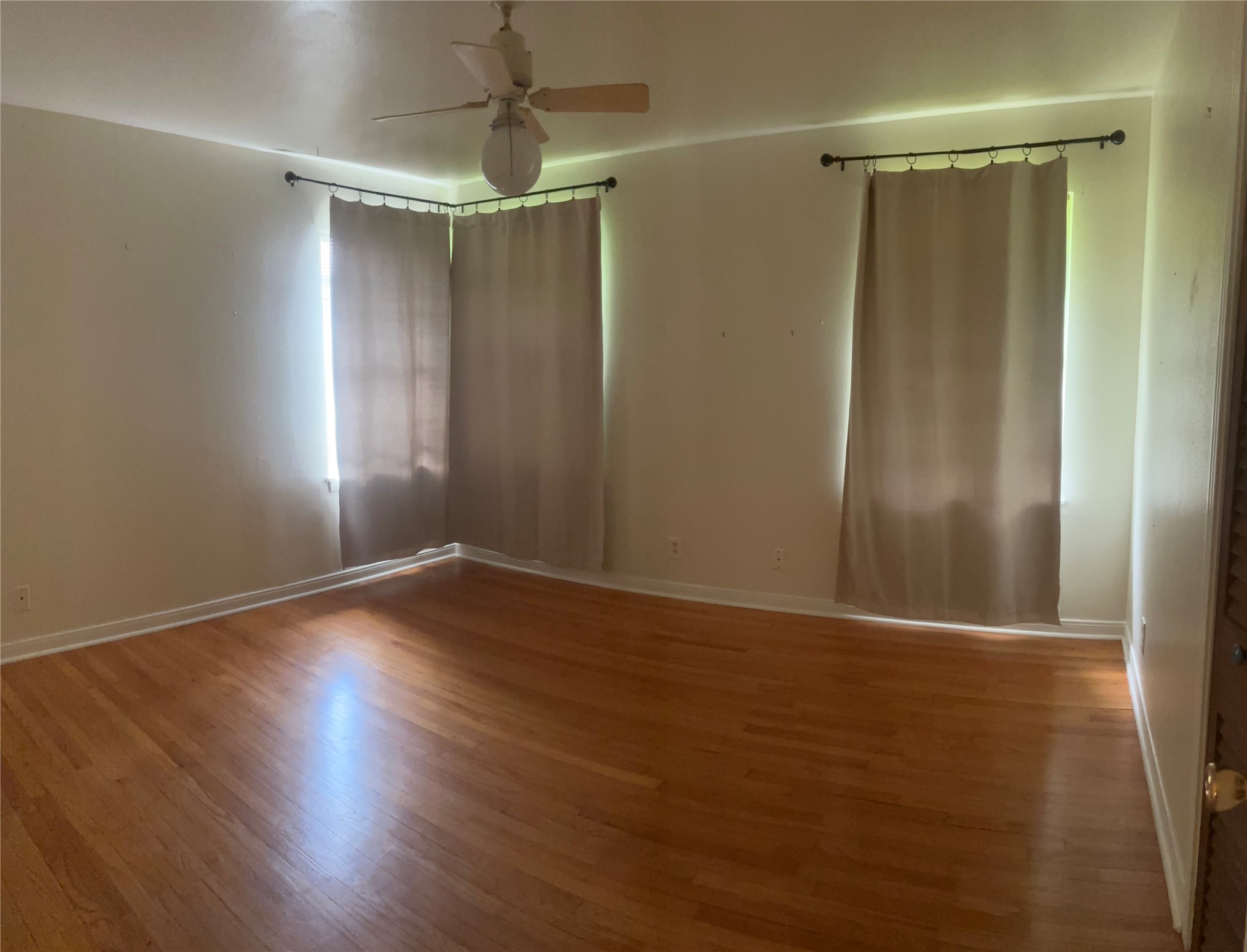 4713 Saxon Street Property Photo 13
