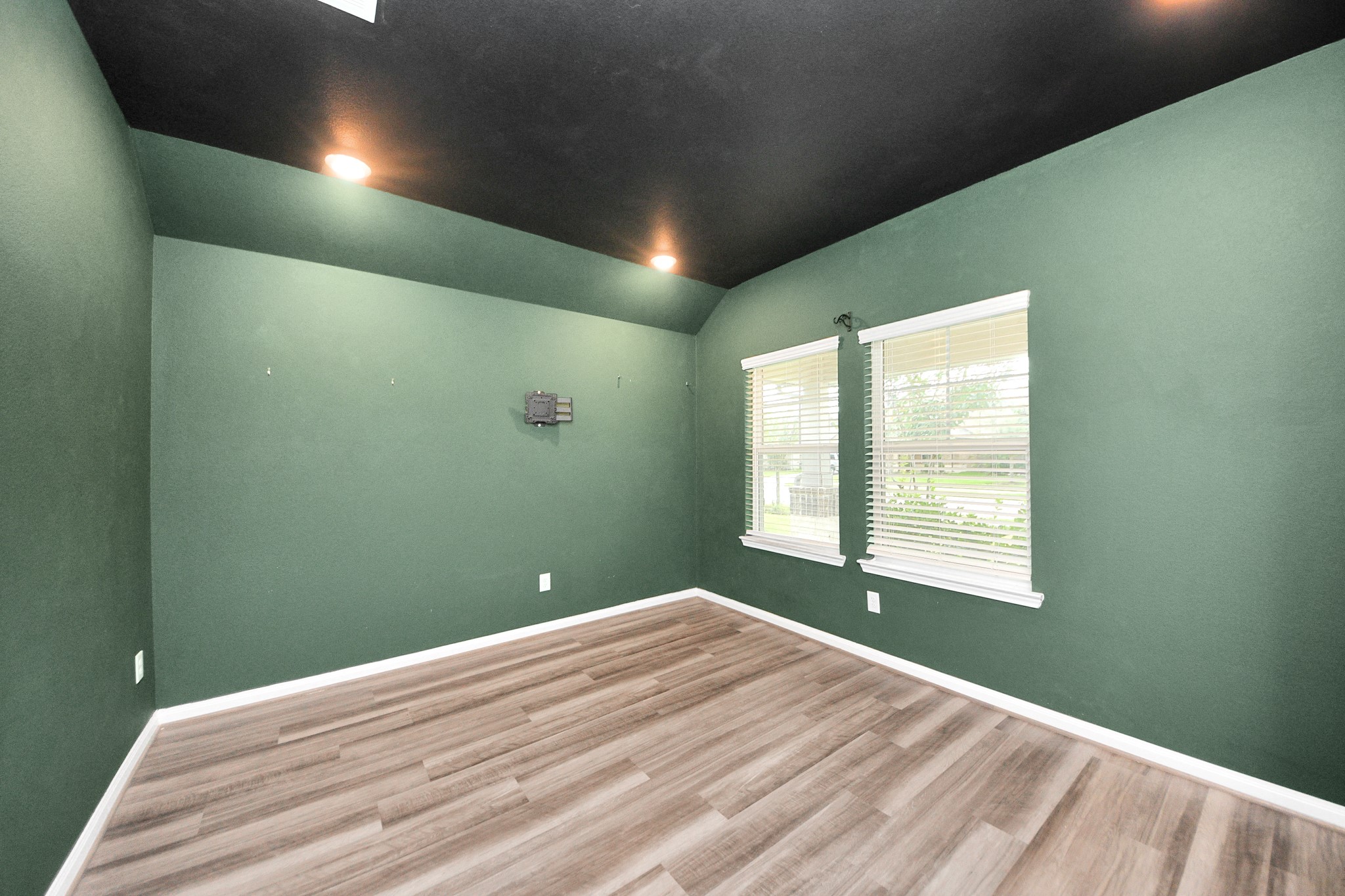 518 Ellwood Terrace Lane Property Photo 4
