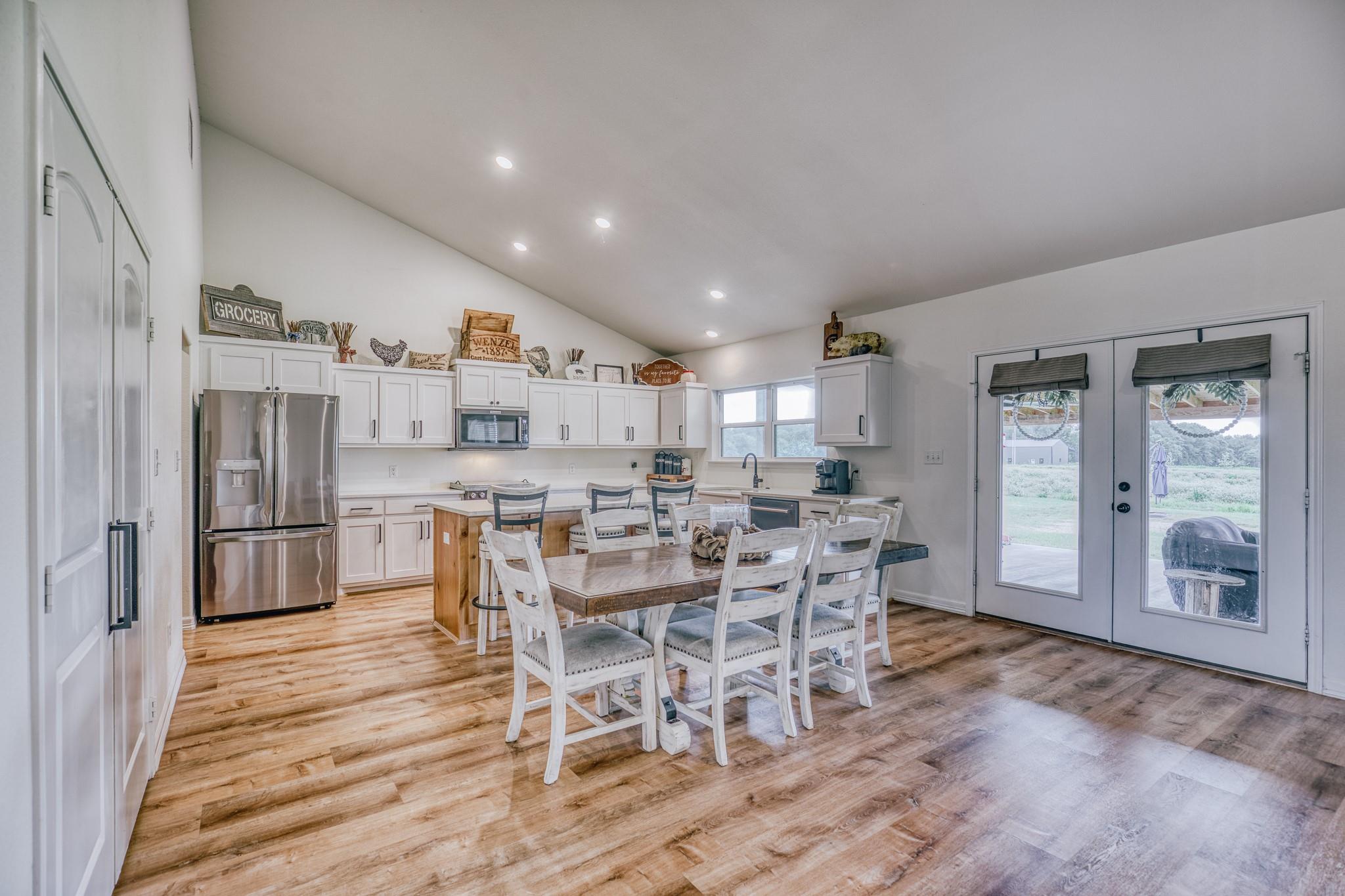 12817 S Fm 908 Property Photo 5