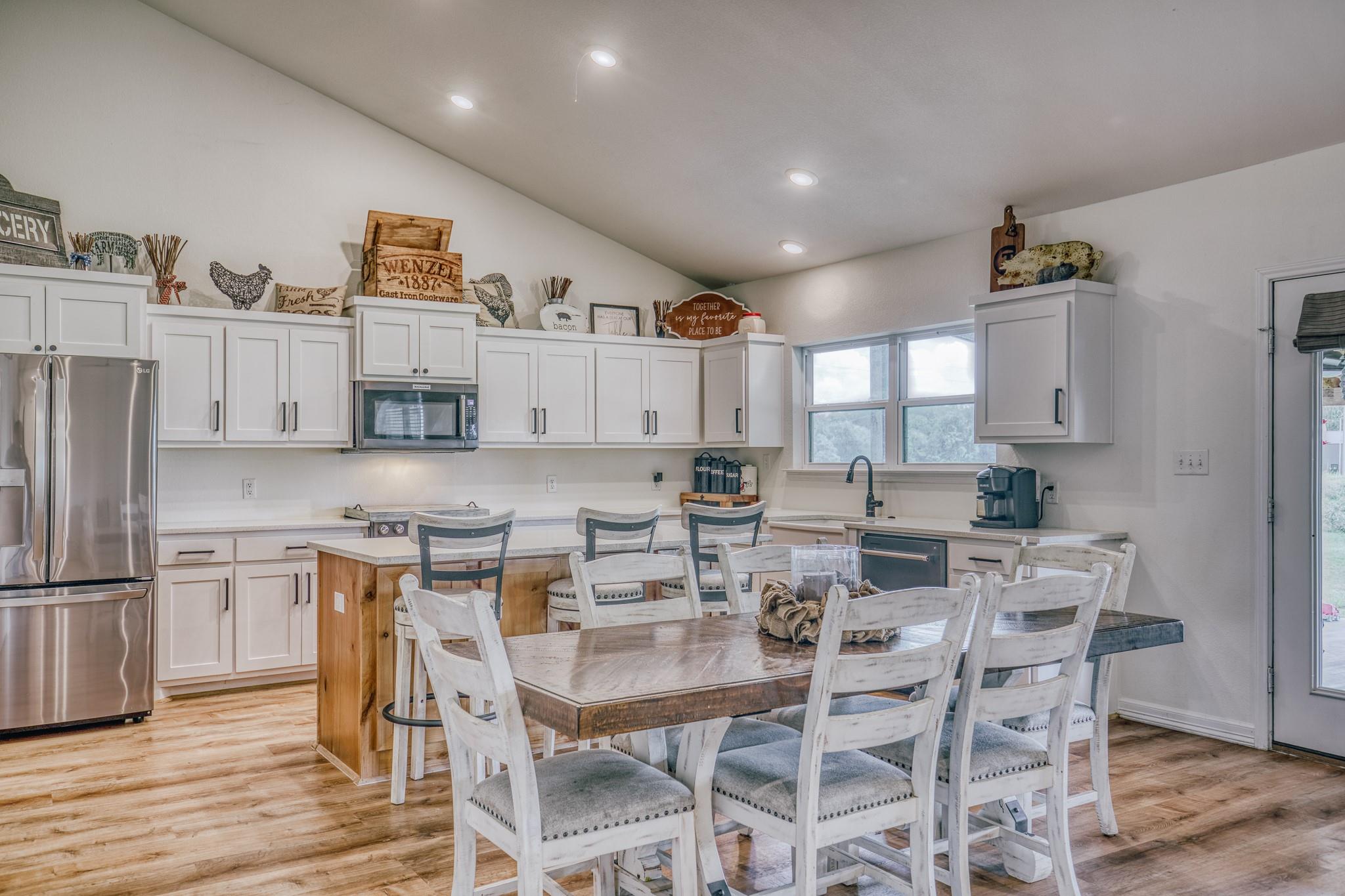 12817 S Fm 908 Property Photo 6