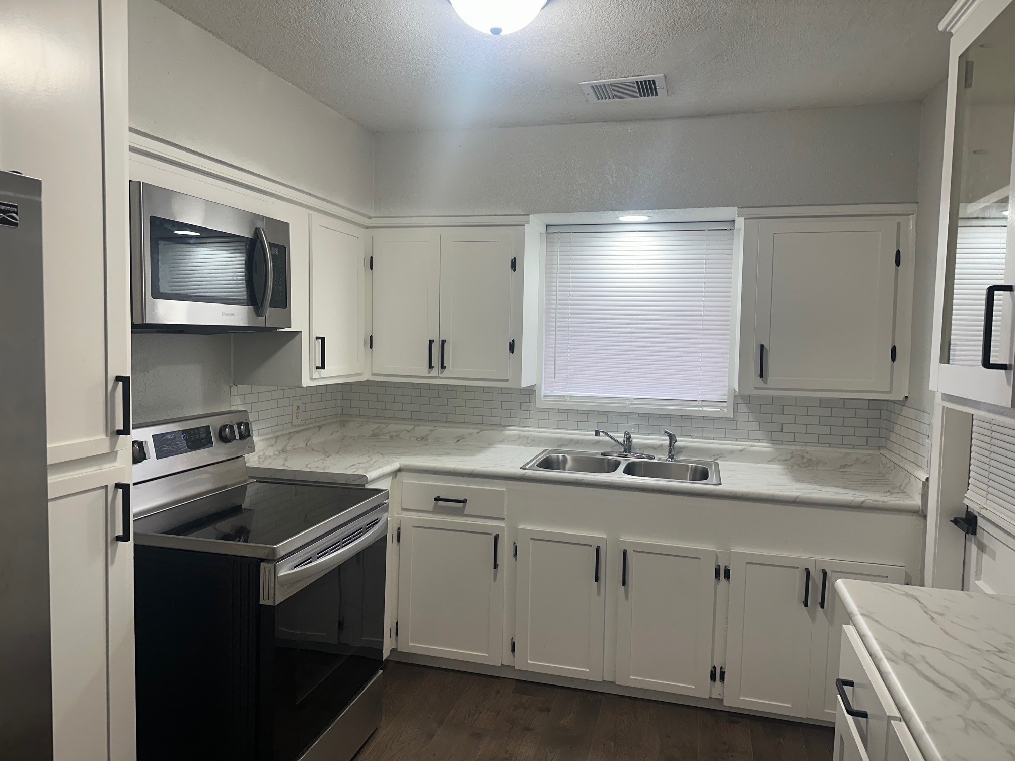 208 Walnut Street Property Photo 2
