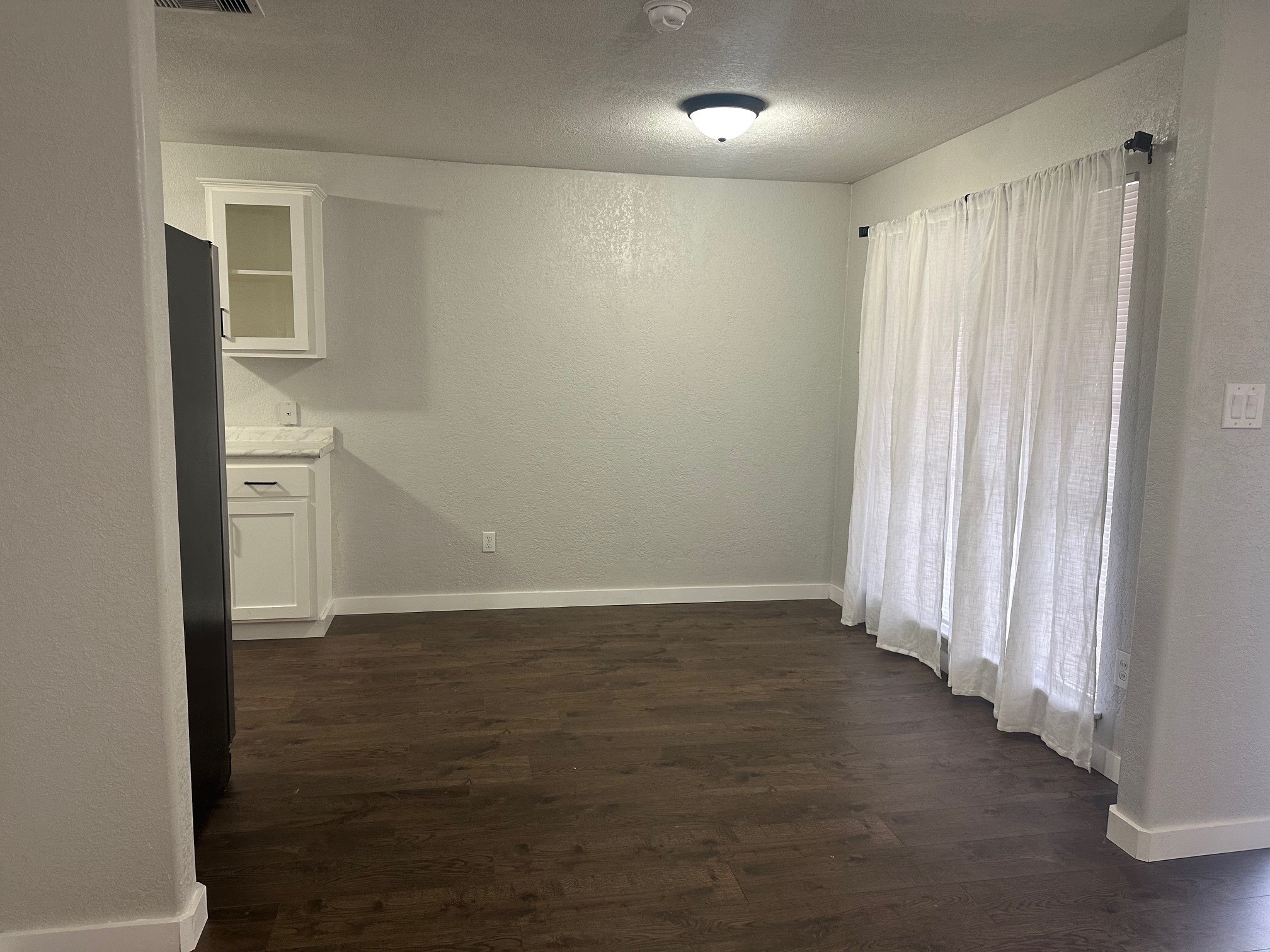 208 Walnut Street Property Photo 3