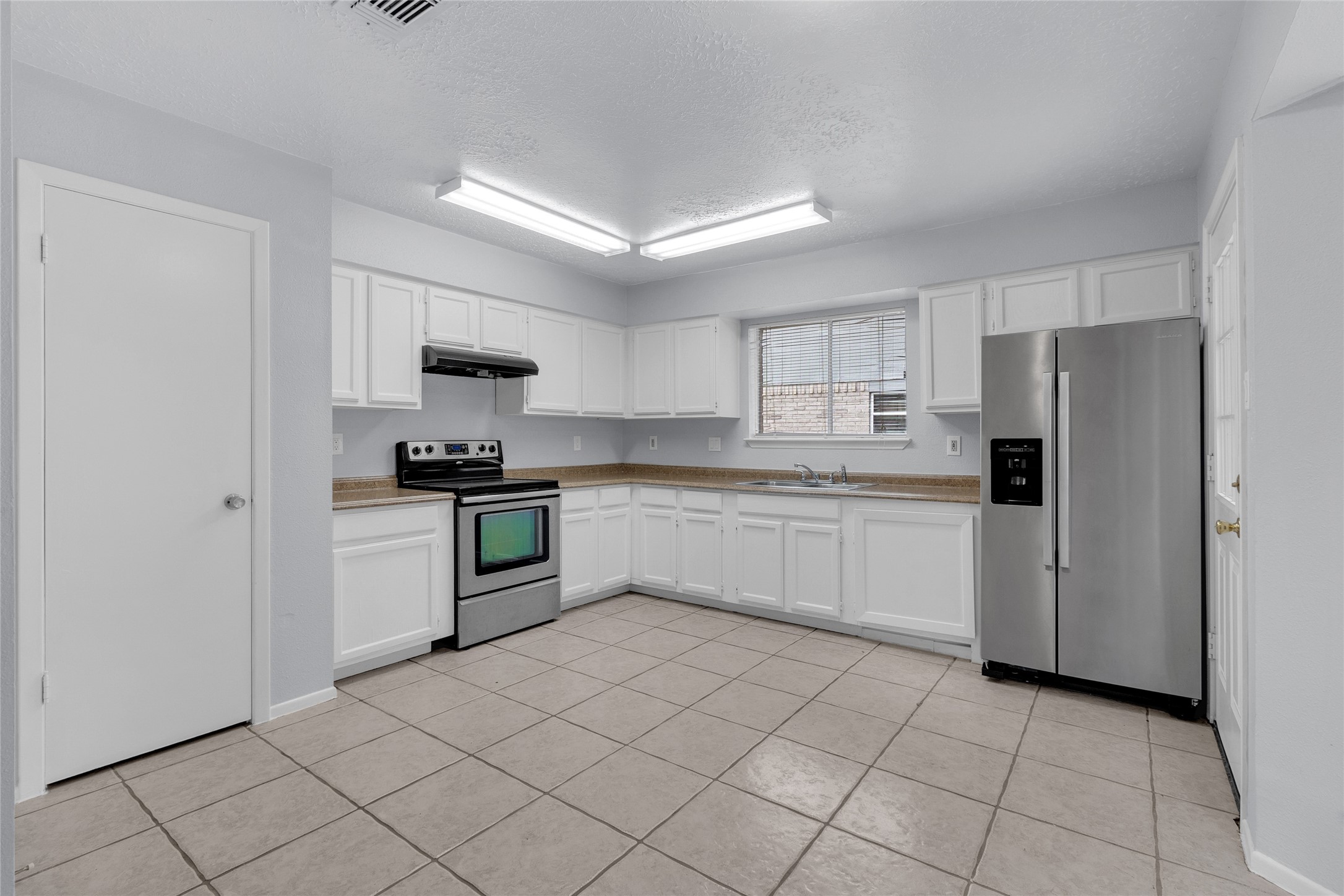 23430 Wintergate Drive Property Photo 8