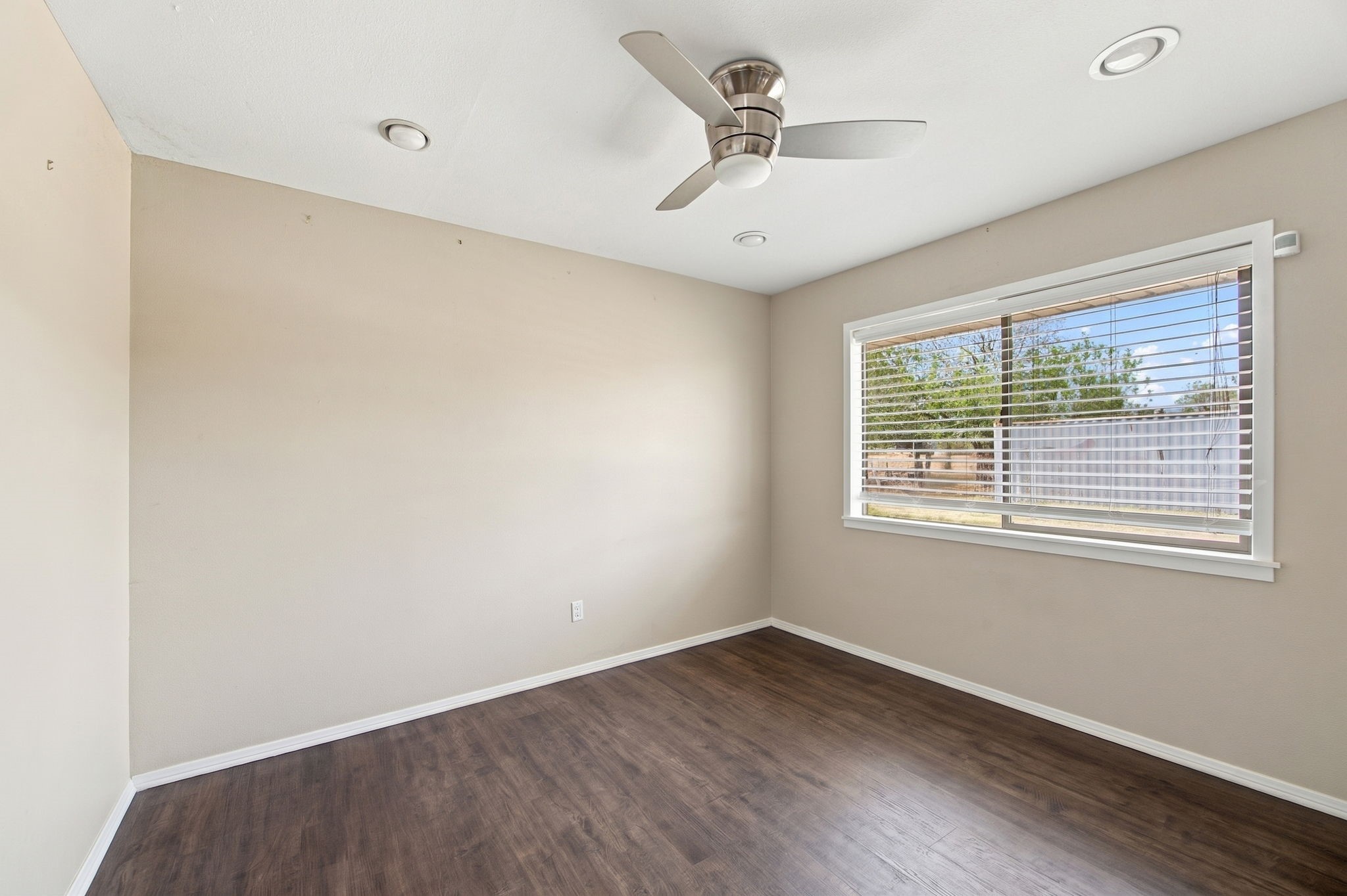 4959 Highway 90 Property Photo 13