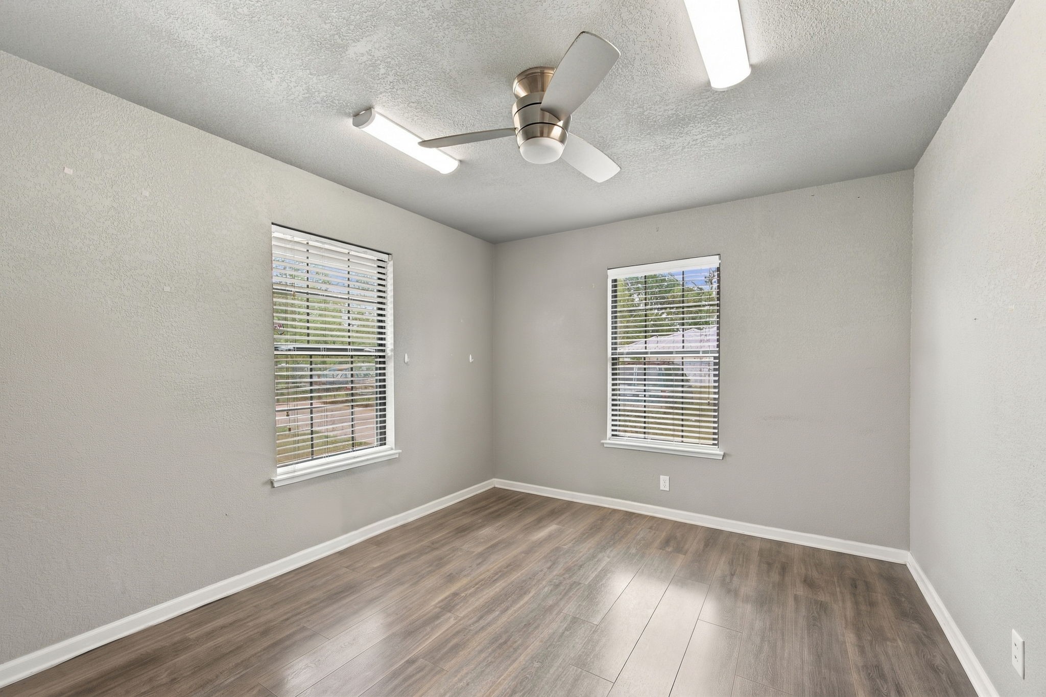 4959 Highway 90 Property Photo 15
