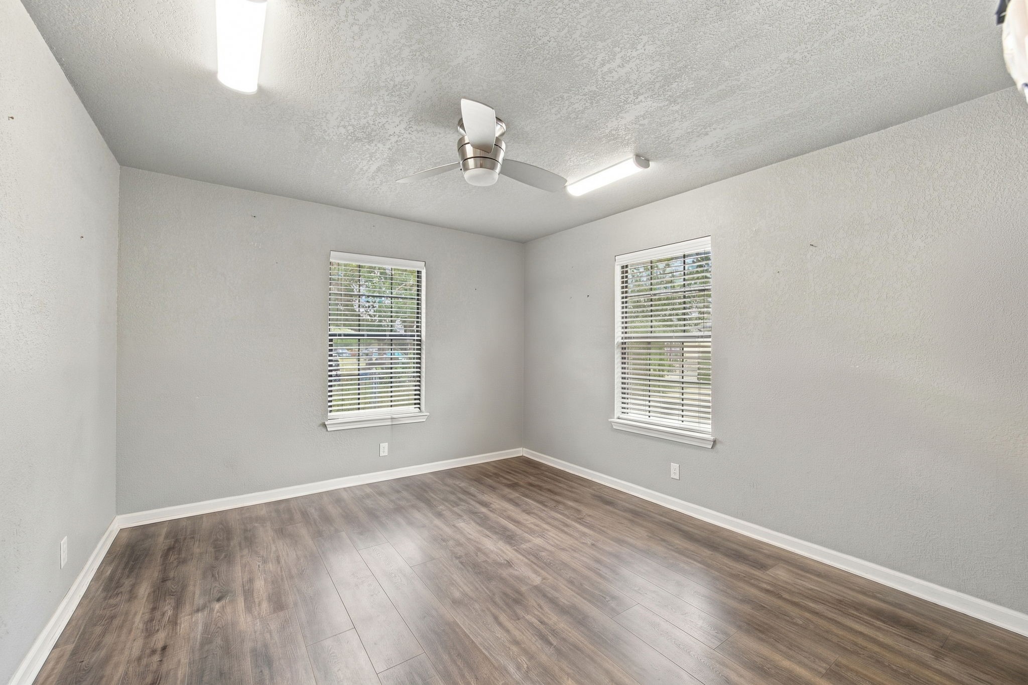 4959 Highway 90 Property Photo 16