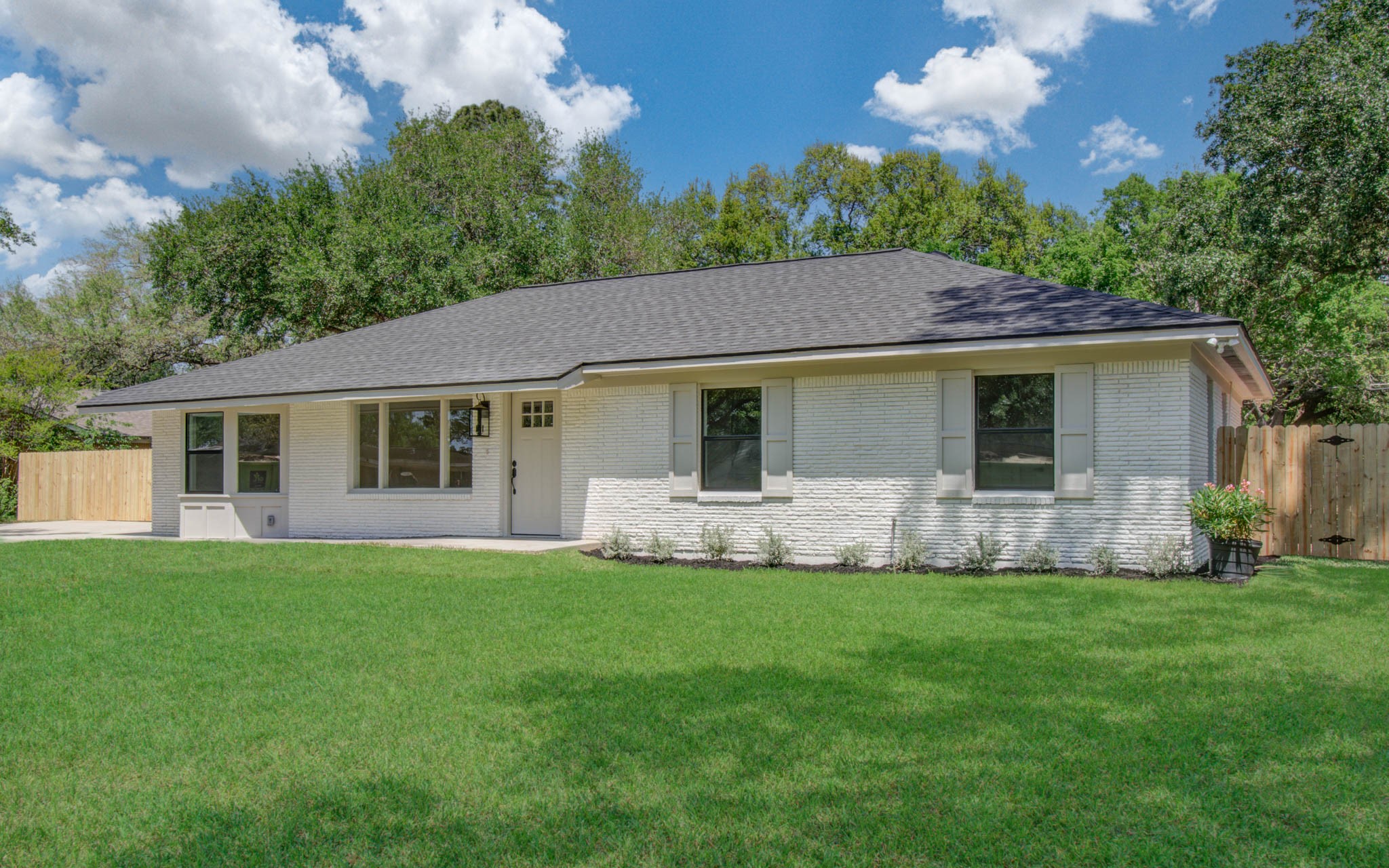 624 Willow Lane Property Photo