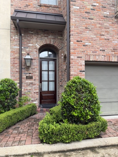 1972 Woodbury Street Property Photo 2
