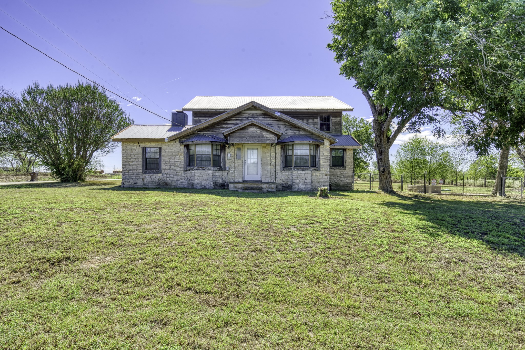 1755 County Road 267 Property Photo 1