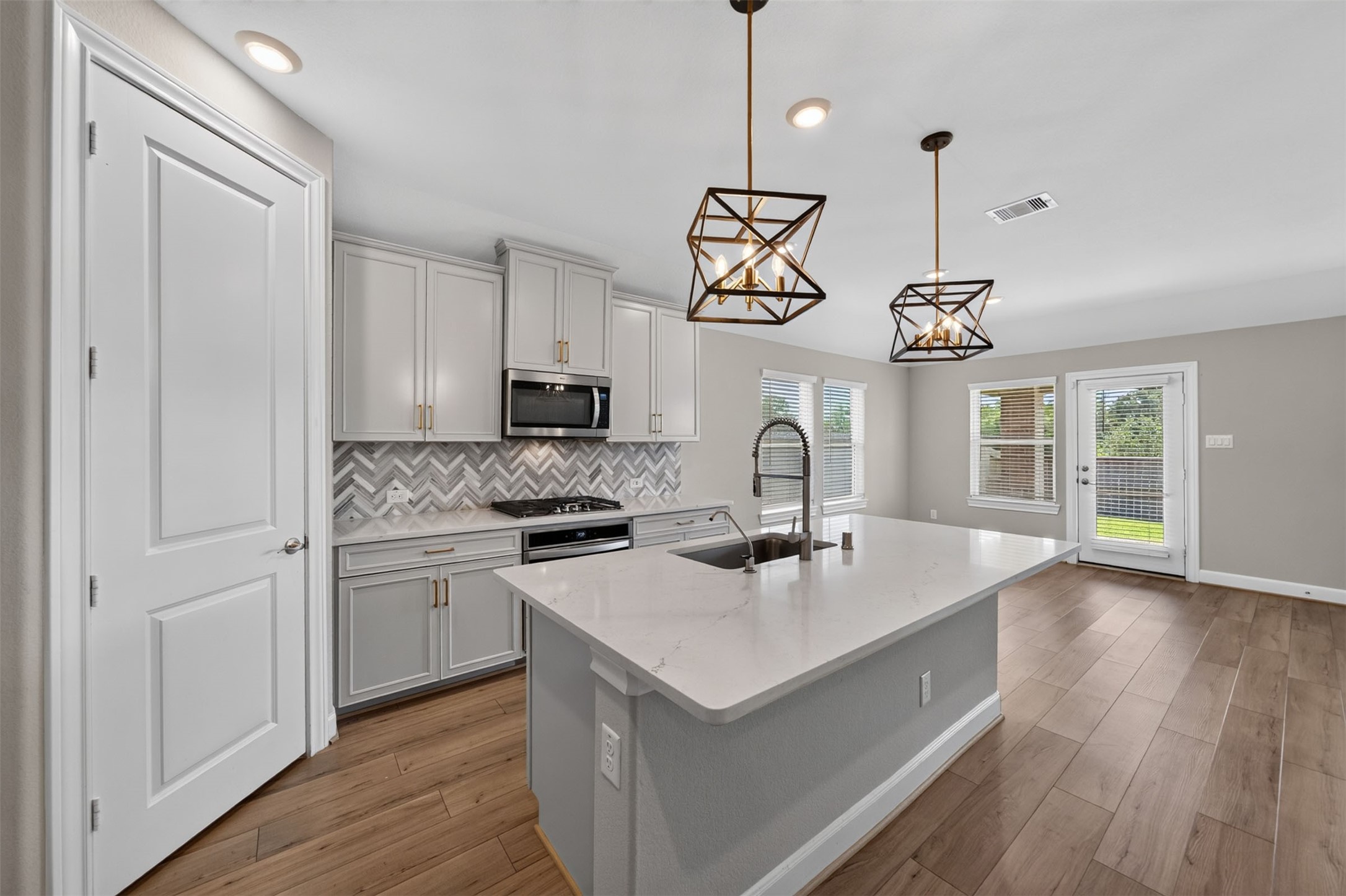 2702 Summer Indigo Trail Property Photo 7