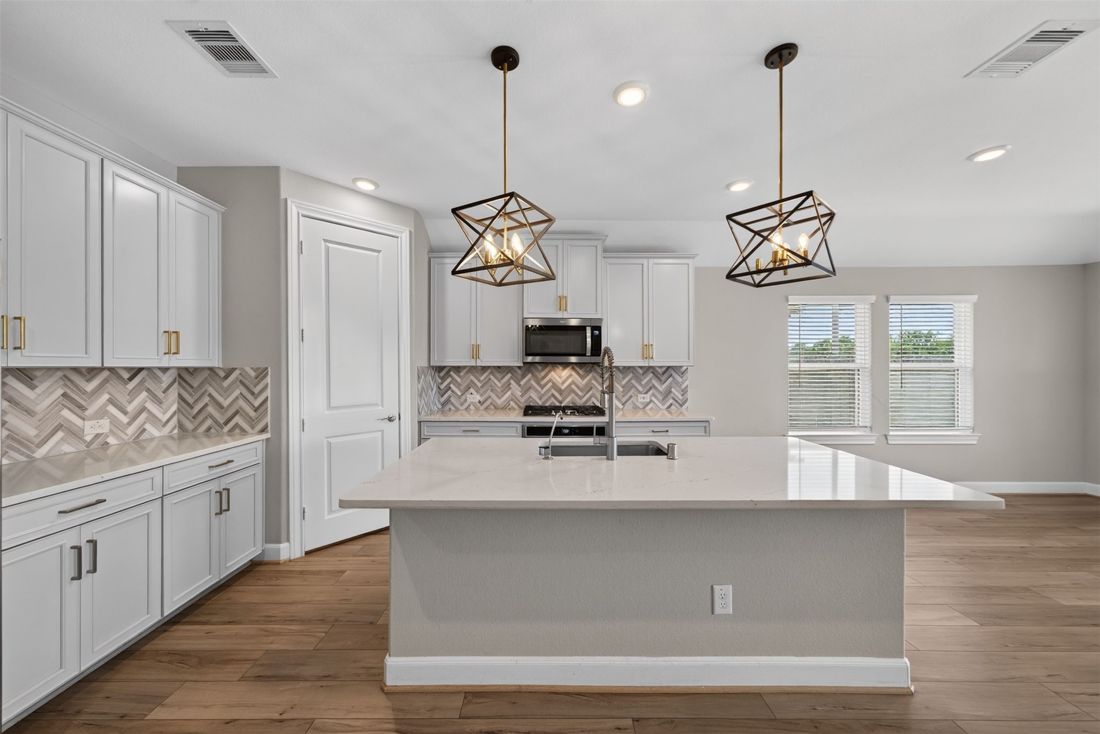 2702 Summer Indigo Trail Property Photo 8