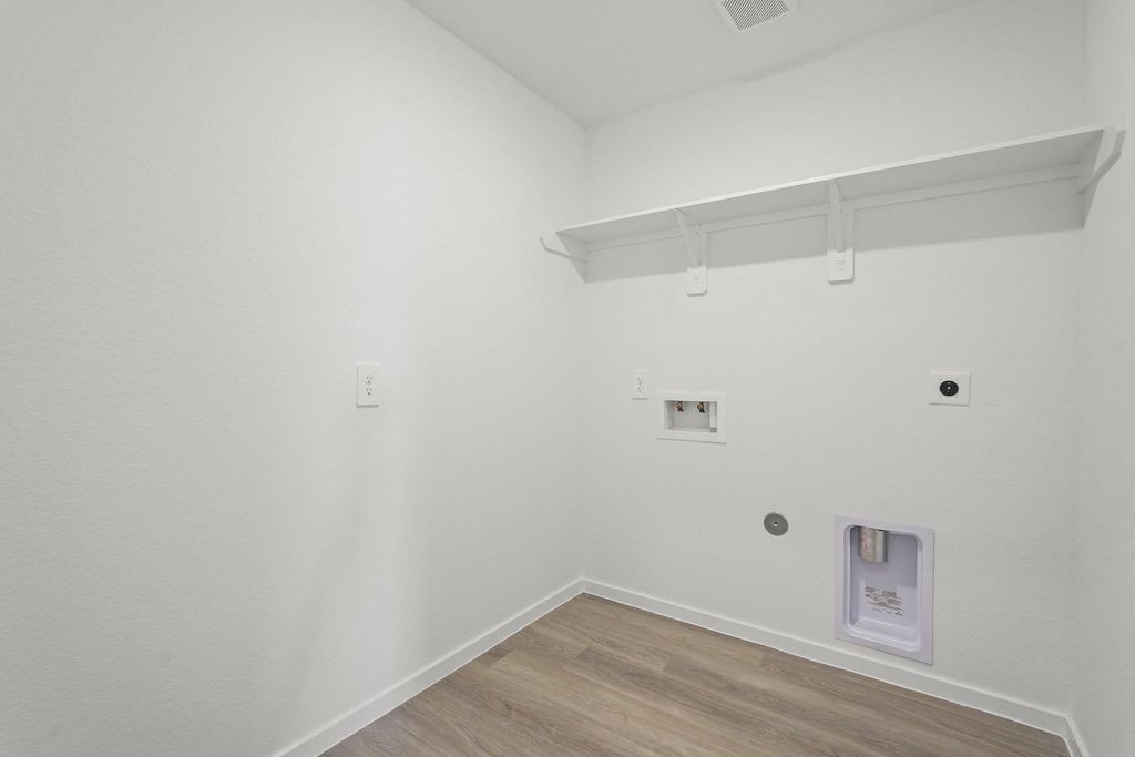 3036 Nori Shores Drive Property Photo 3
