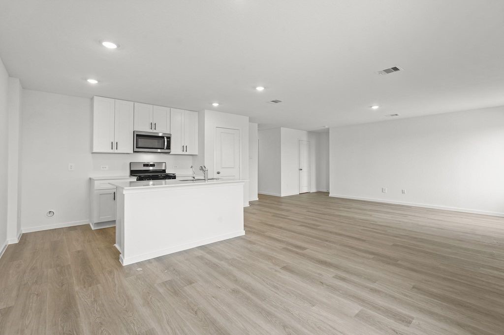 3036 Nori Shores Drive Property Photo 4