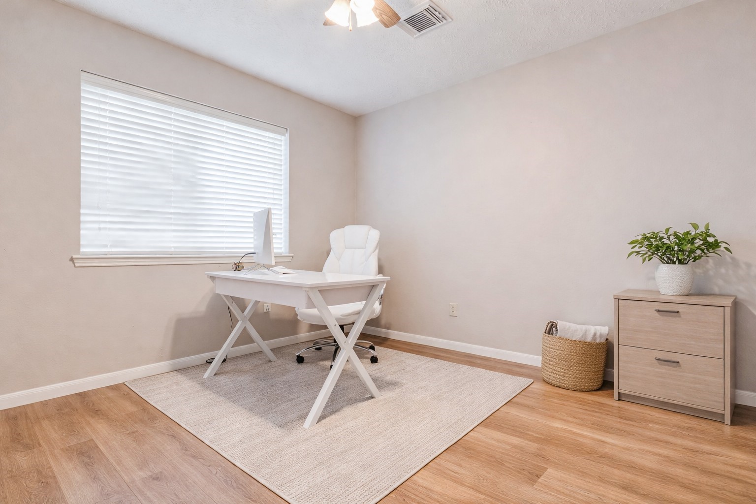 3735 Havenmoor Place Property Photo 6