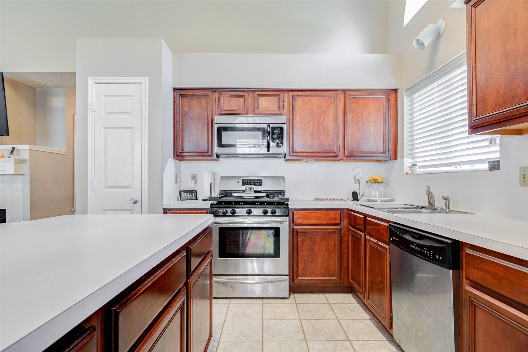 3735 Havenmoor Place Property Photo 10