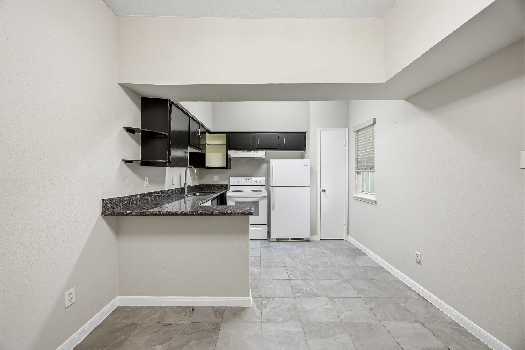 2100 Tanglewilde Street 631 Property Photo 3