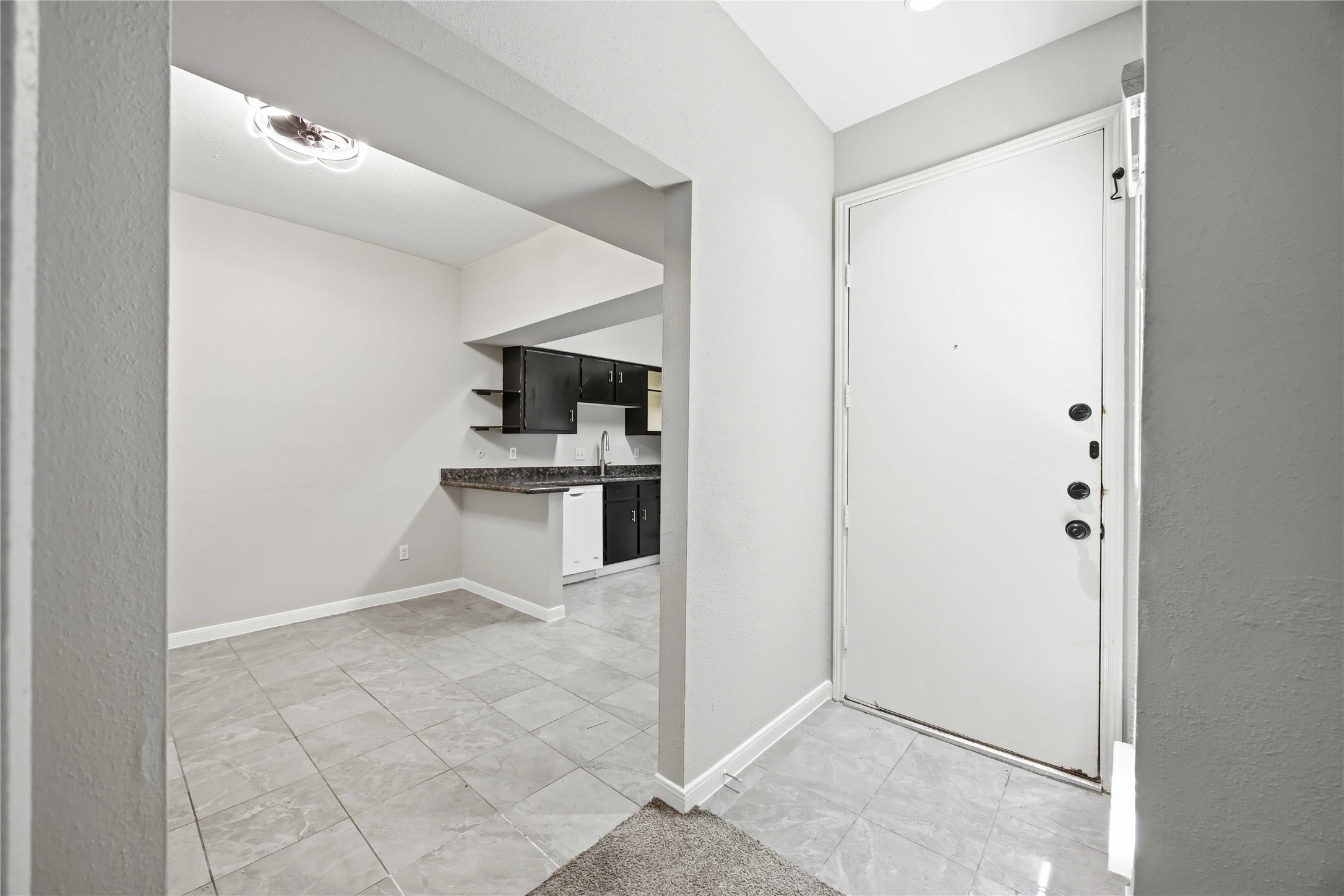 2100 Tanglewilde Street 631 Property Photo 4