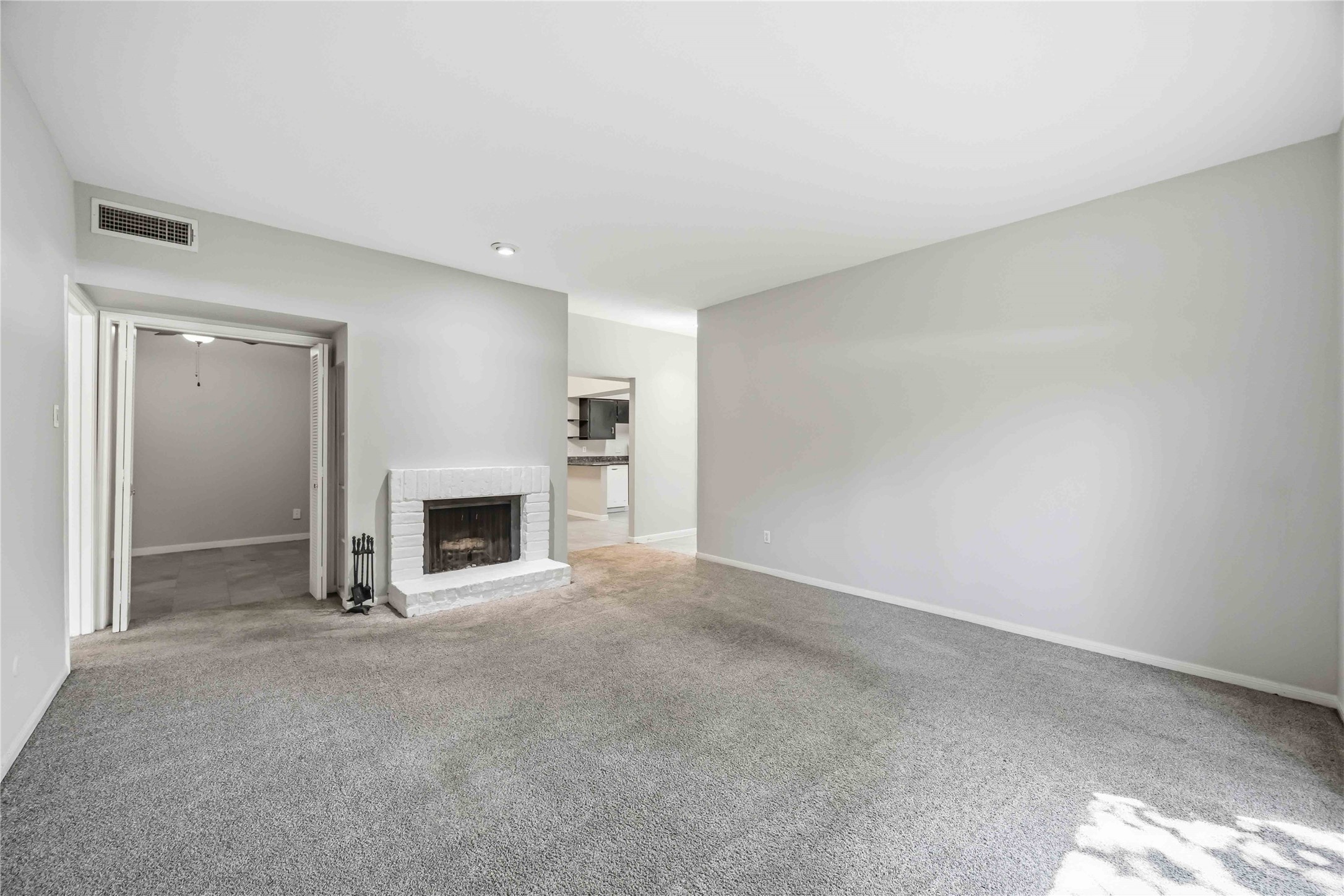 2100 Tanglewilde Street 631 Property Photo 5