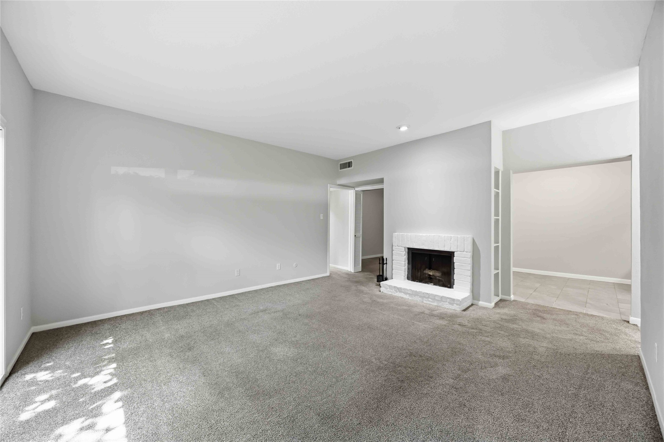 2100 Tanglewilde Street 631 Property Photo 6