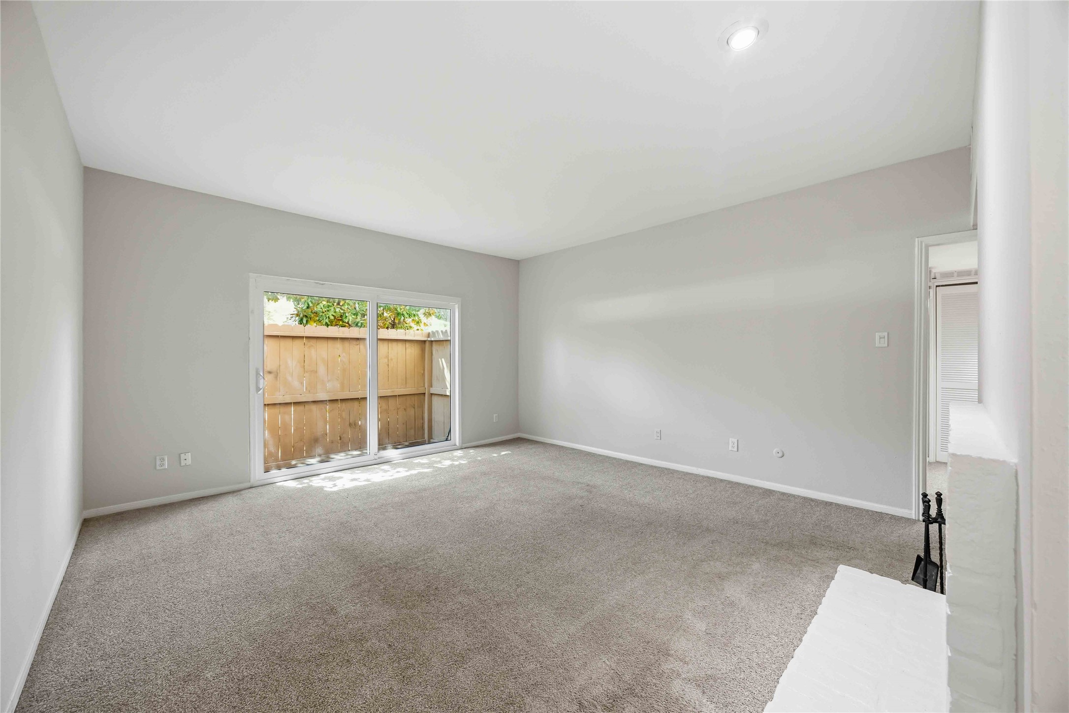2100 Tanglewilde Street 631 Property Photo 7