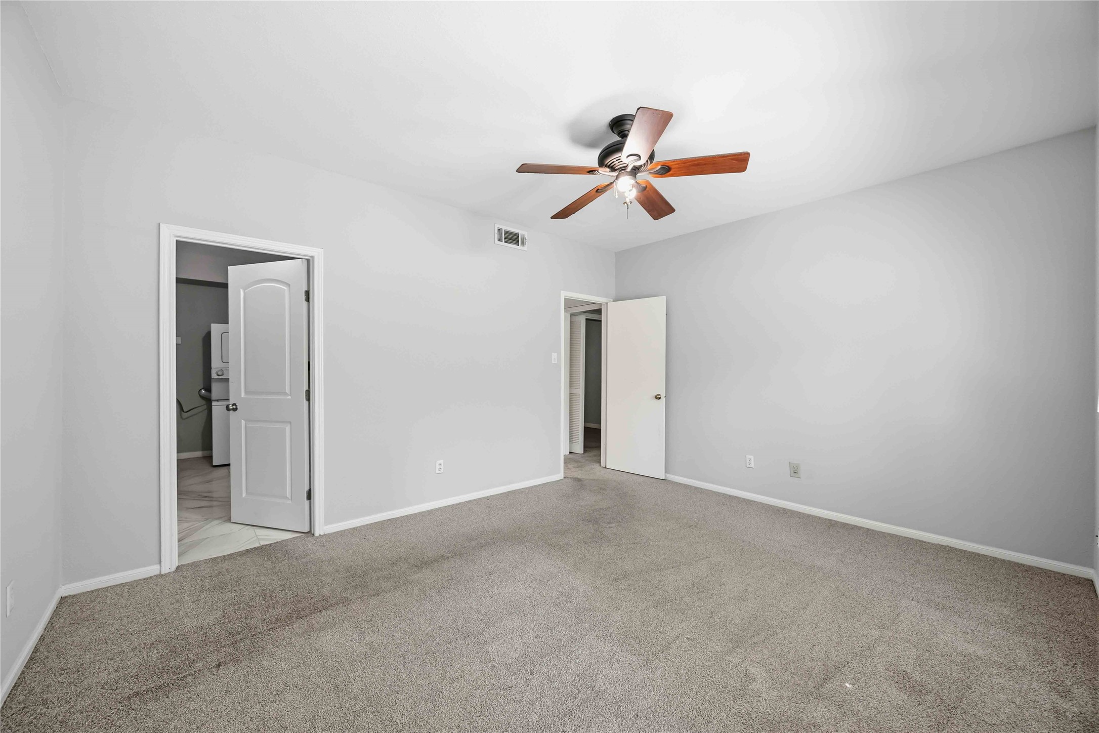 2100 Tanglewilde Street 631 Property Photo 11