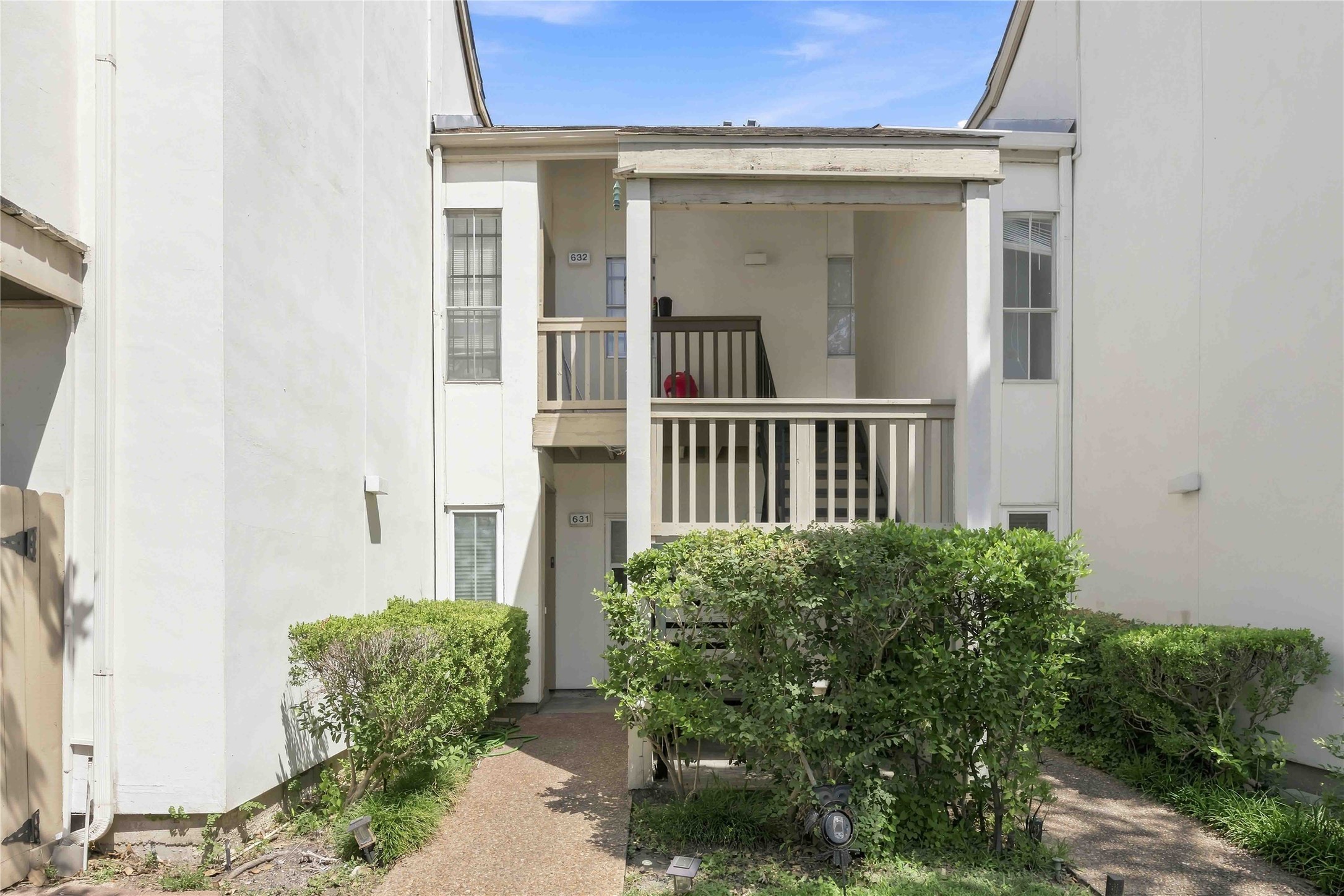 2100 Tanglewilde Street 631 Property Photo 16