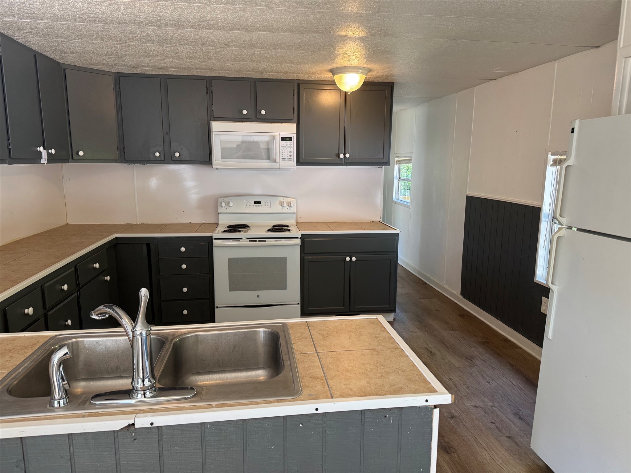 23479 Manion Property Photo 4