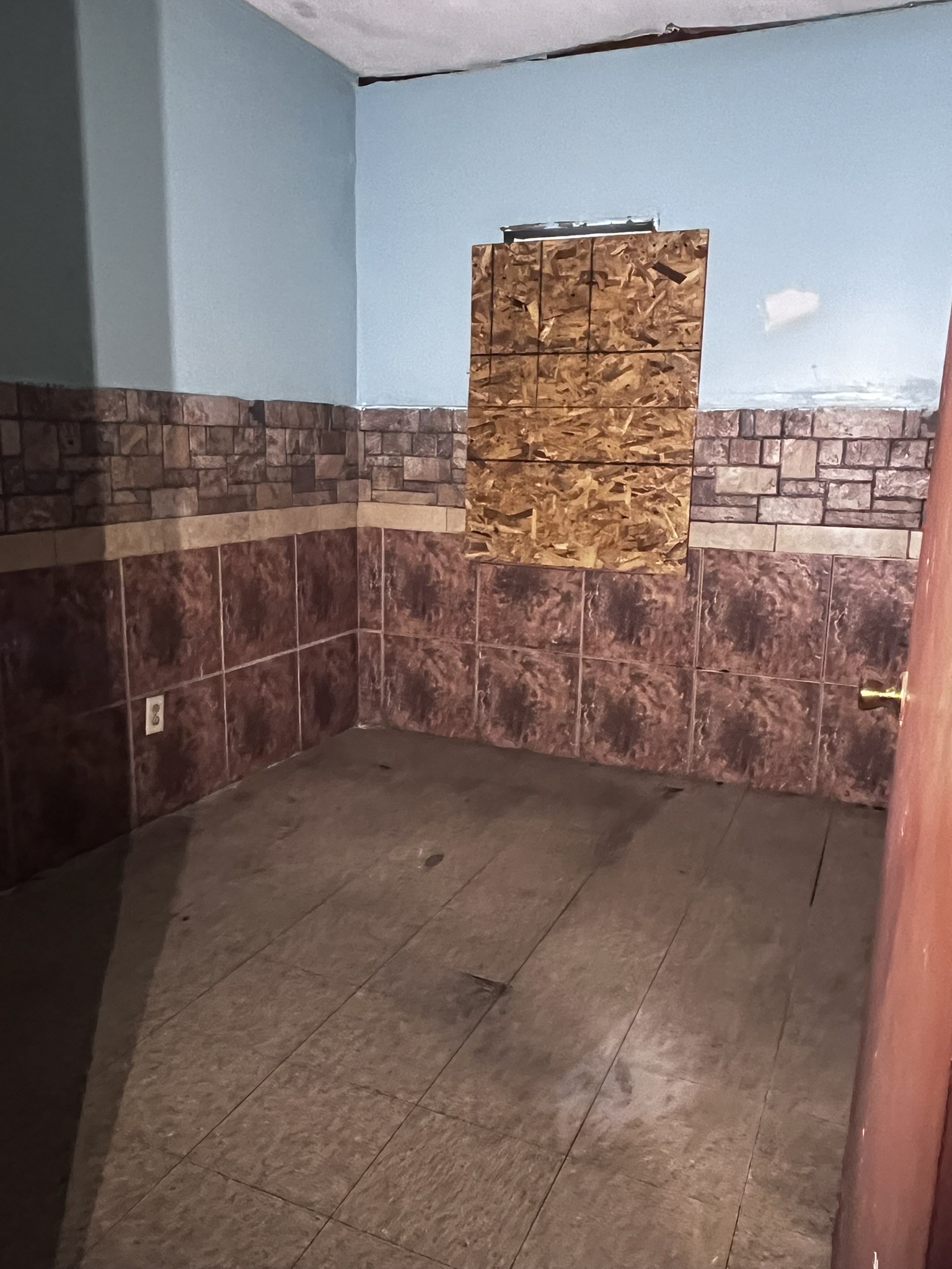 8416 Mesa Drive 9 Property Photo 4