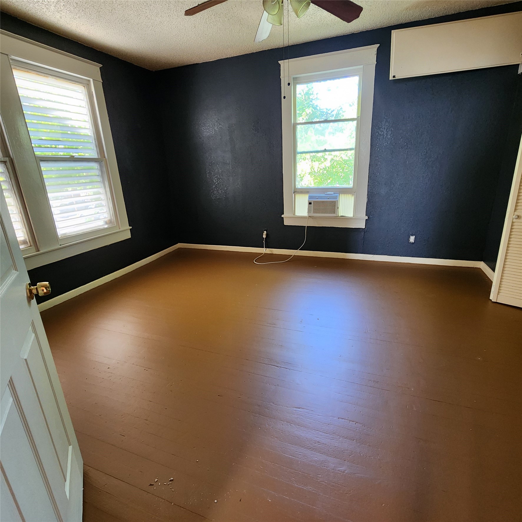4401 Avenue Q 1/2 2 Property Photo 6