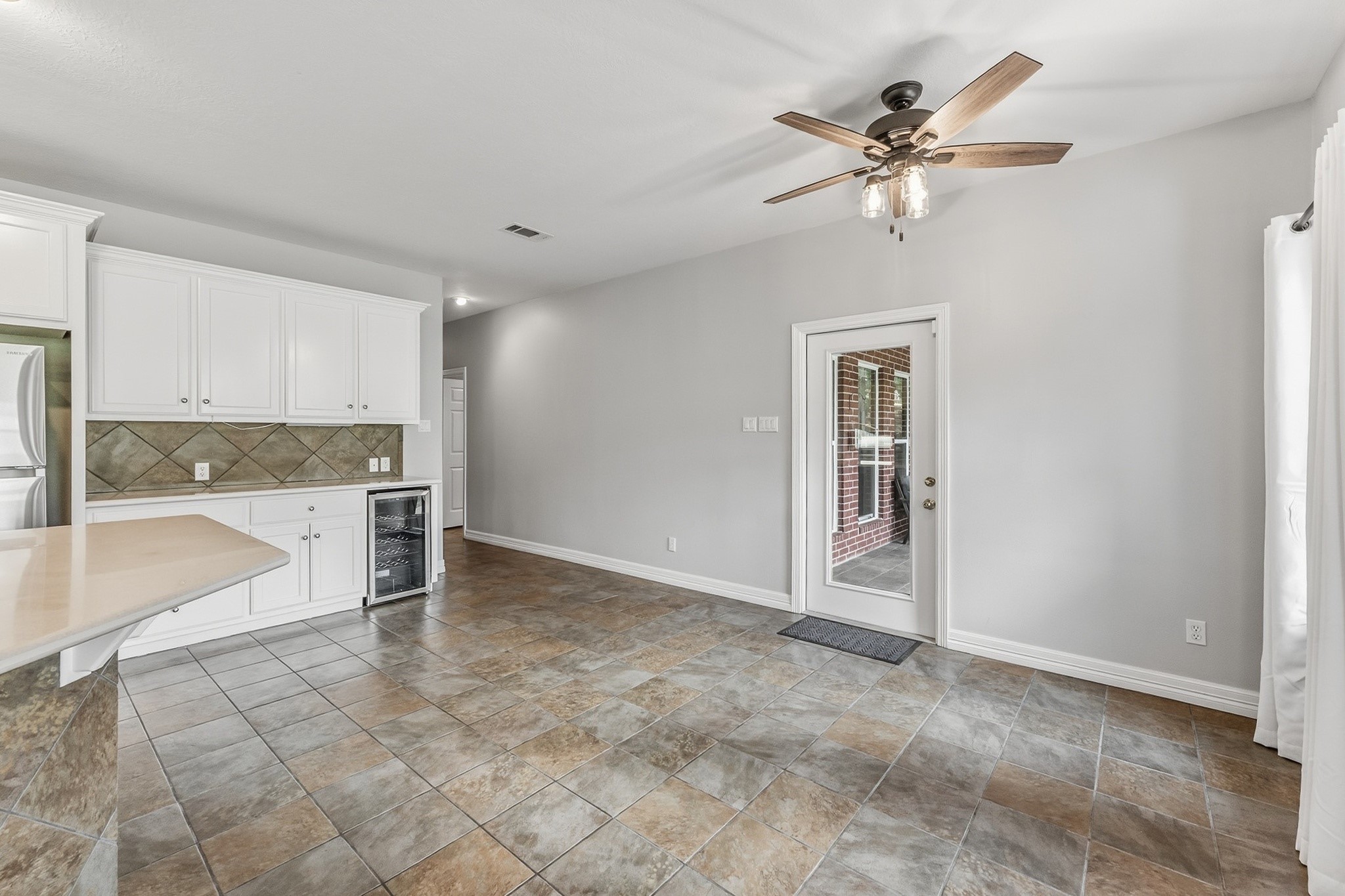 501 Cherry Hills Drive Property Photo 9