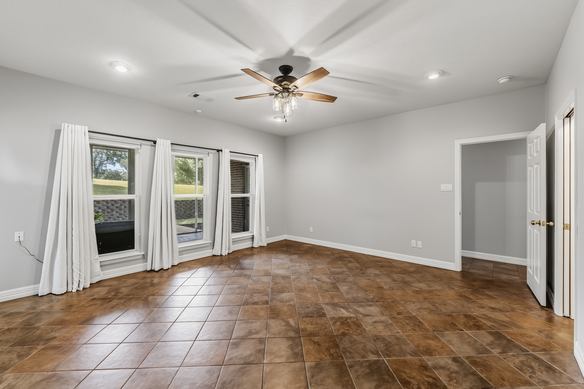 501 Cherry Hills Drive Property Photo 17