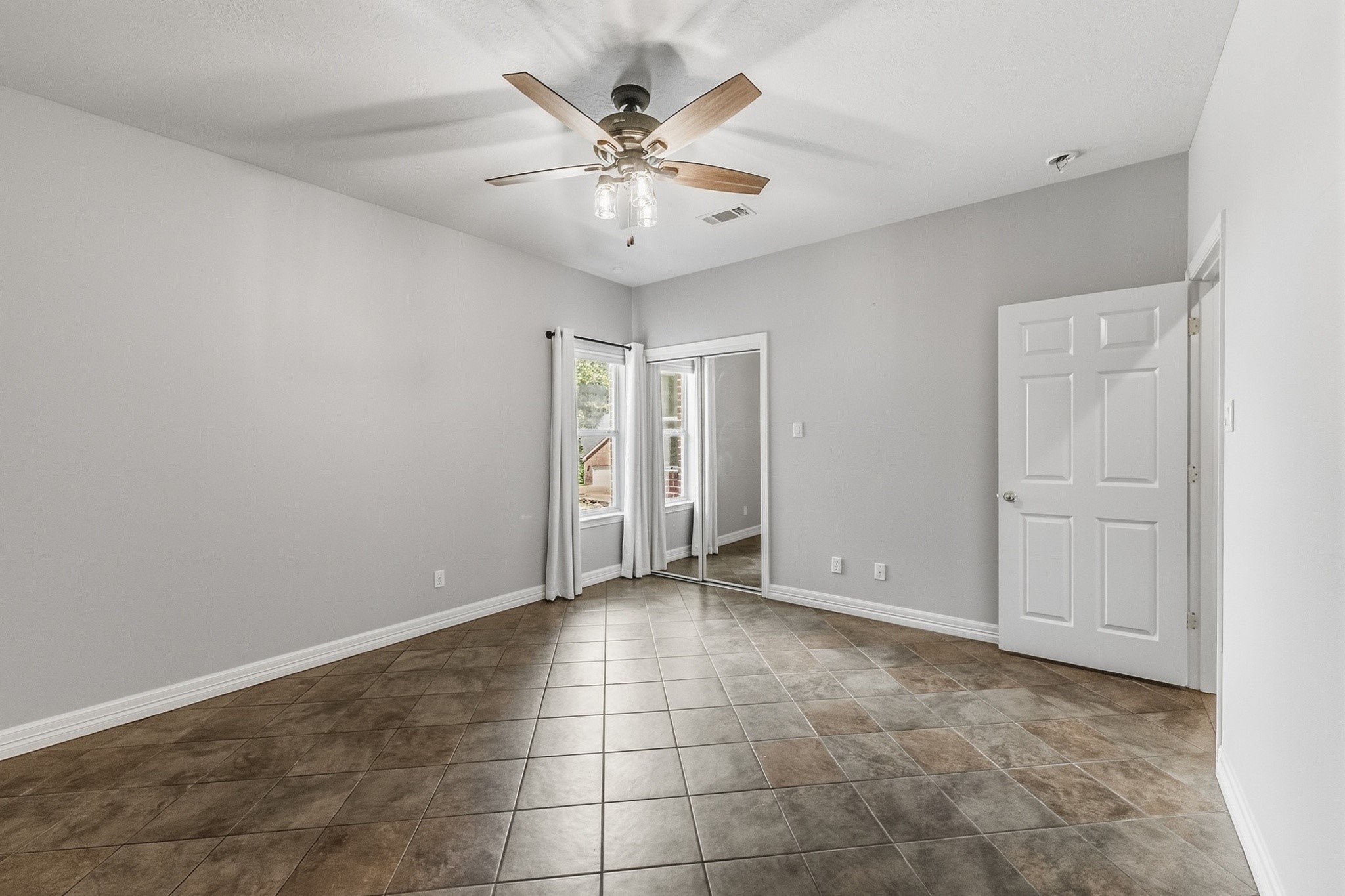 501 Cherry Hills Drive Property Photo 28