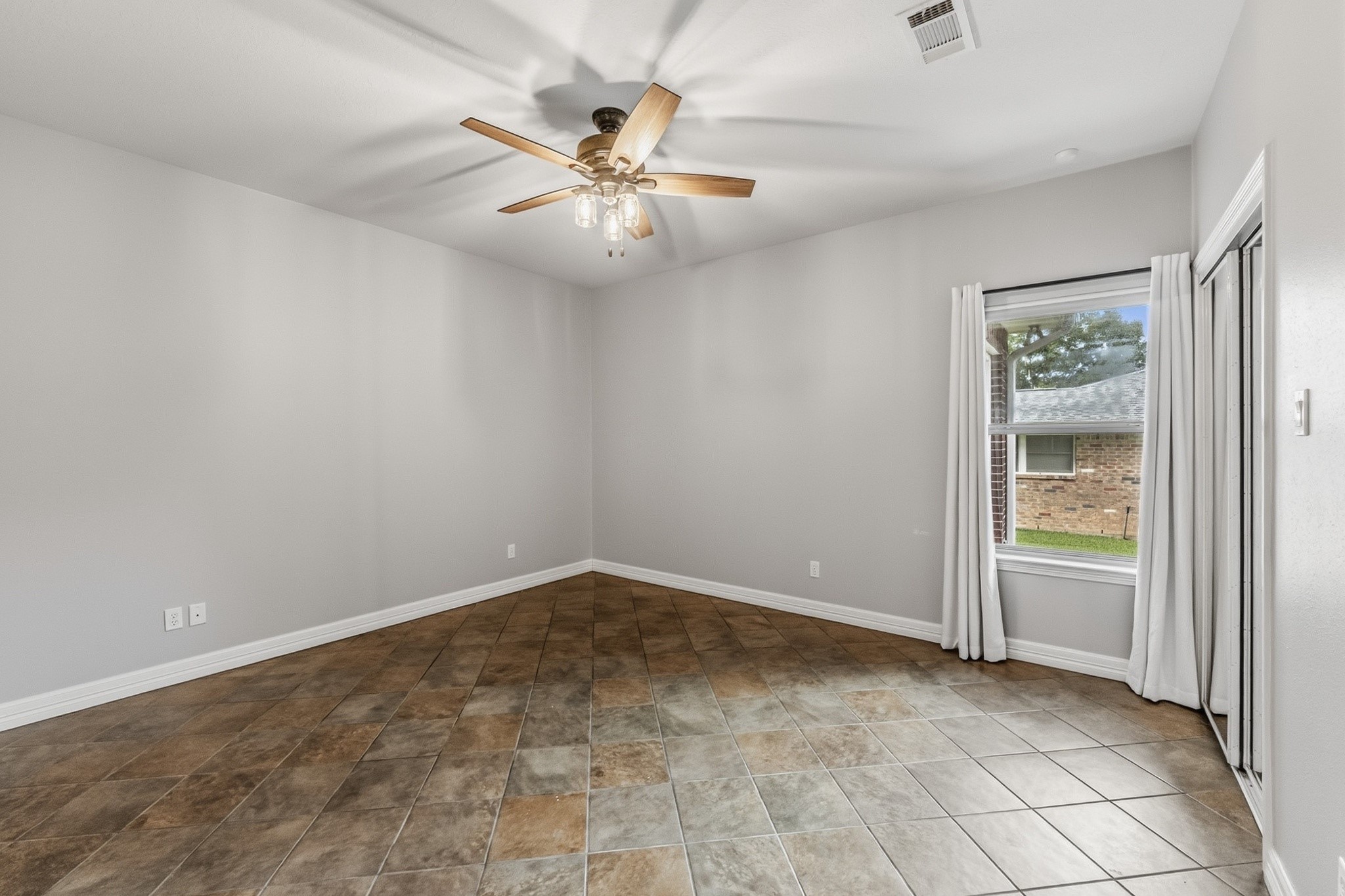501 Cherry Hills Drive Property Photo 29