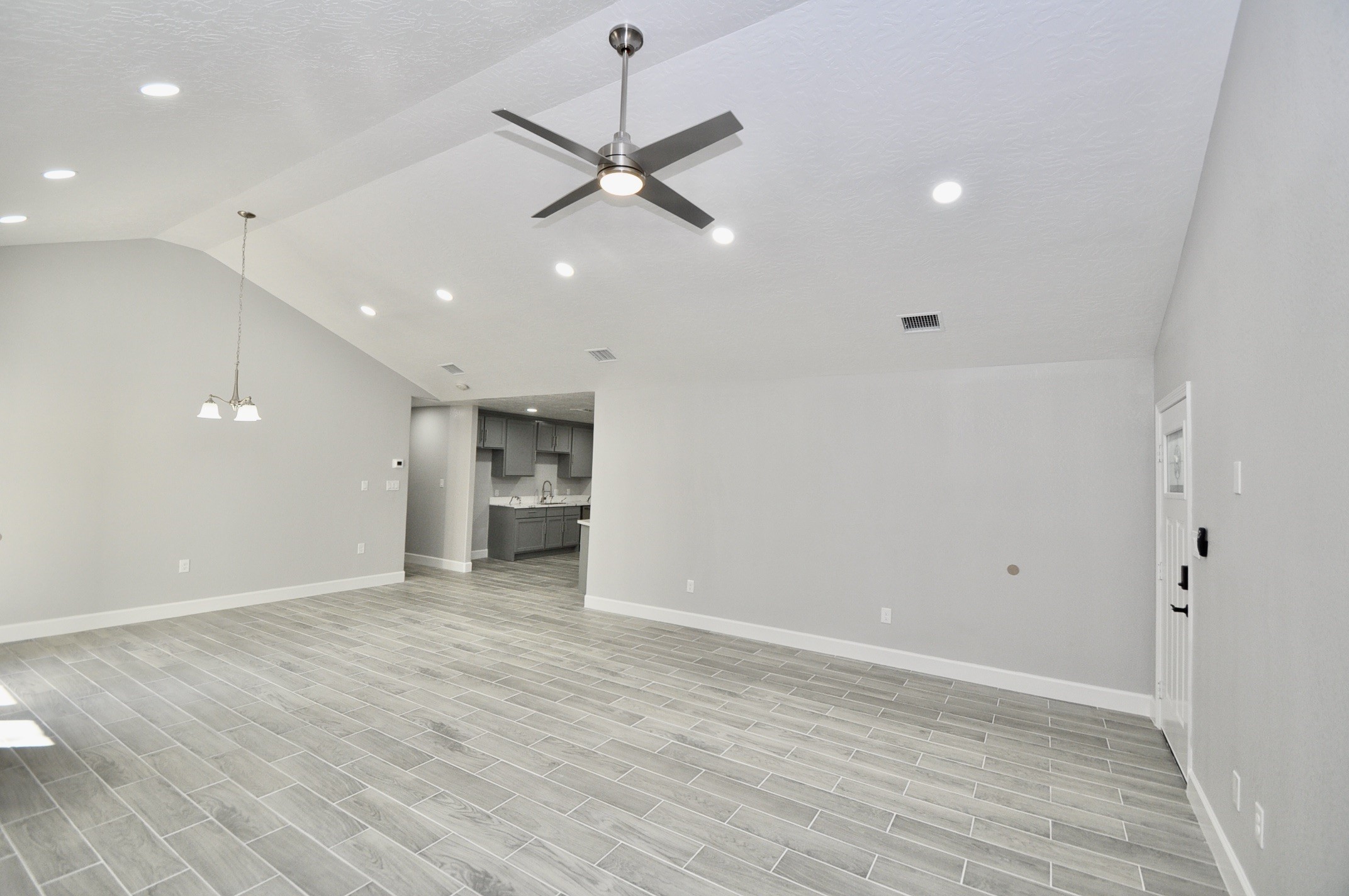 734 Hambrick Court Property Photo 4