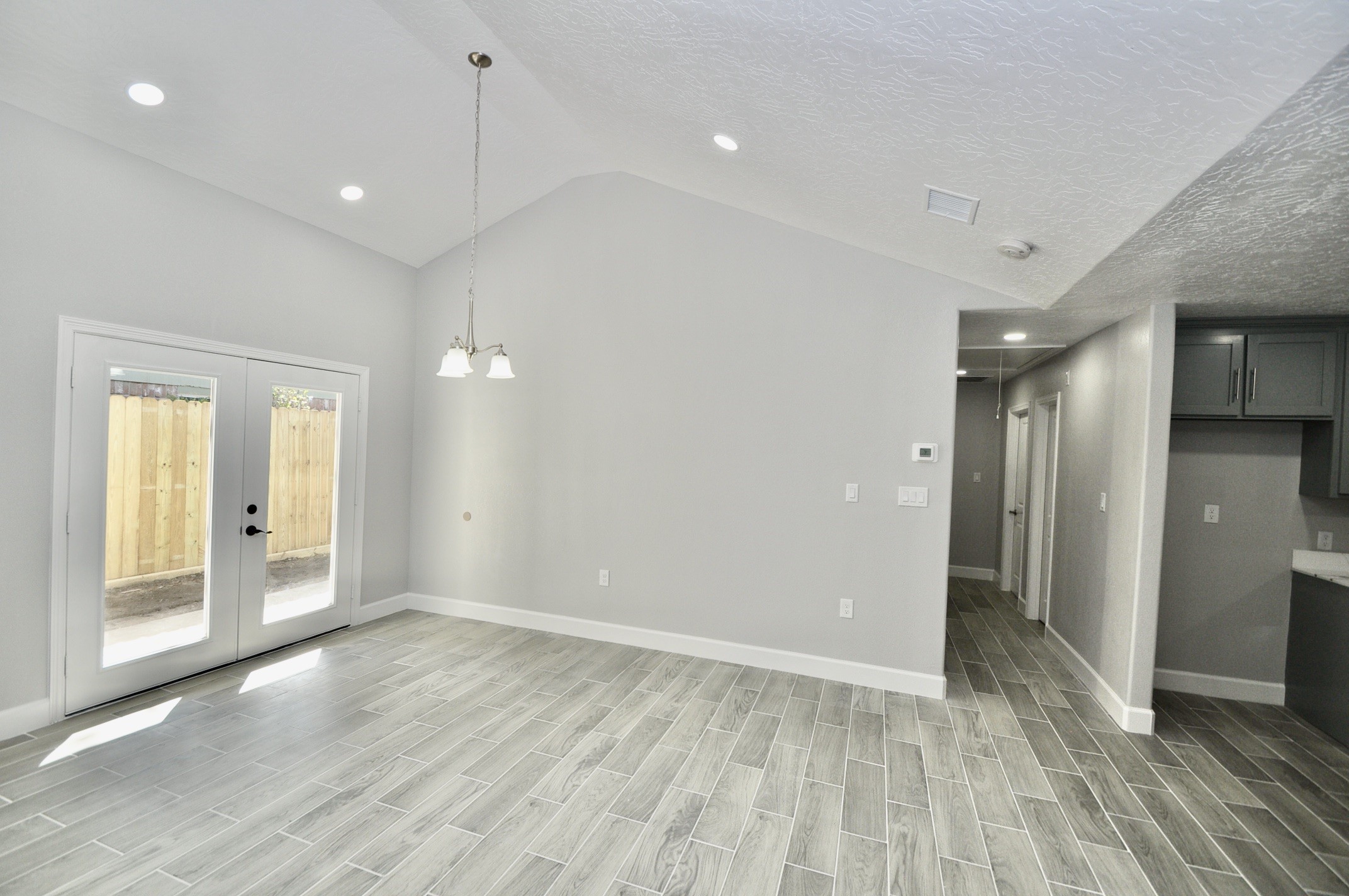 734 Hambrick Court Property Photo 6